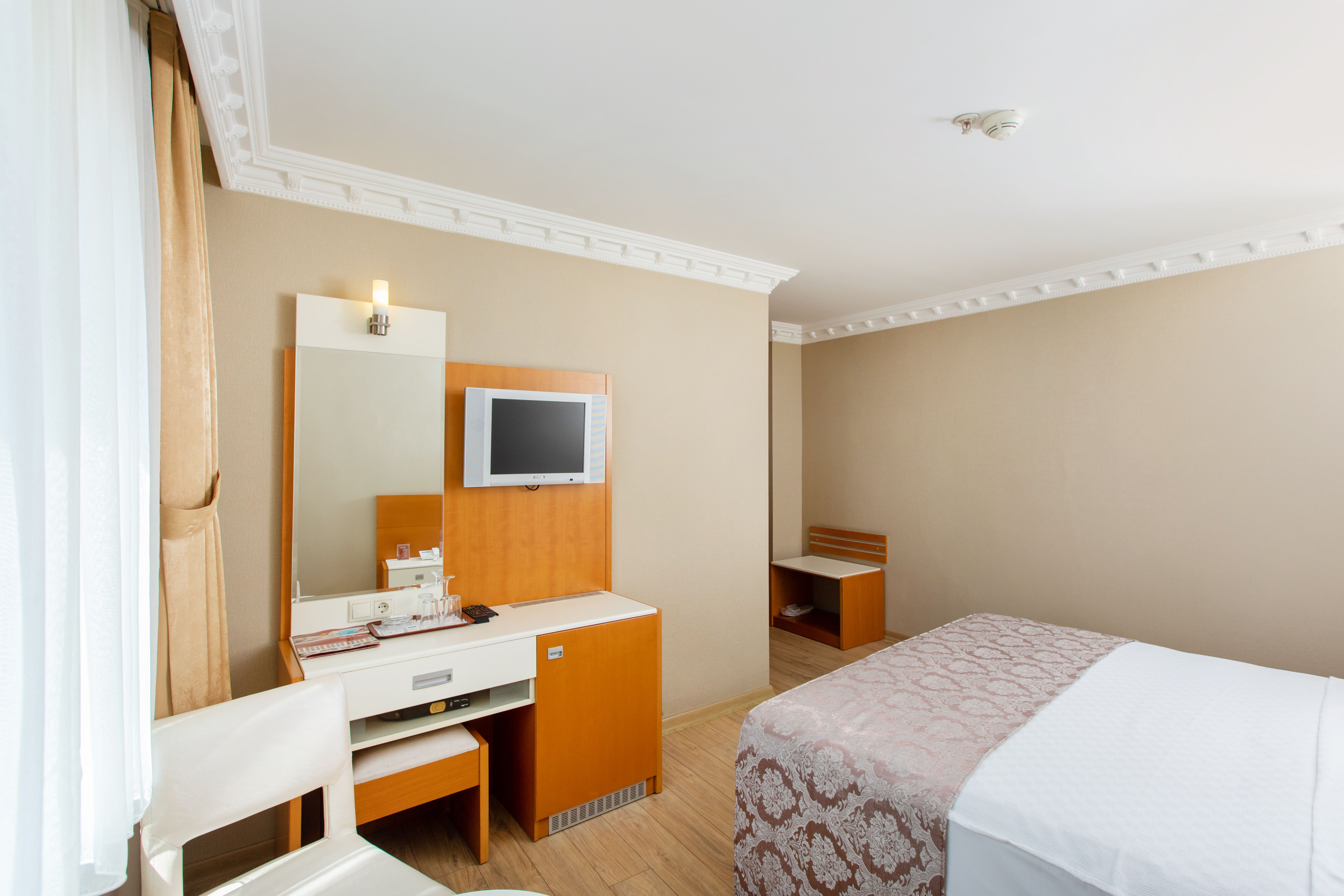 Double or Twin Standard