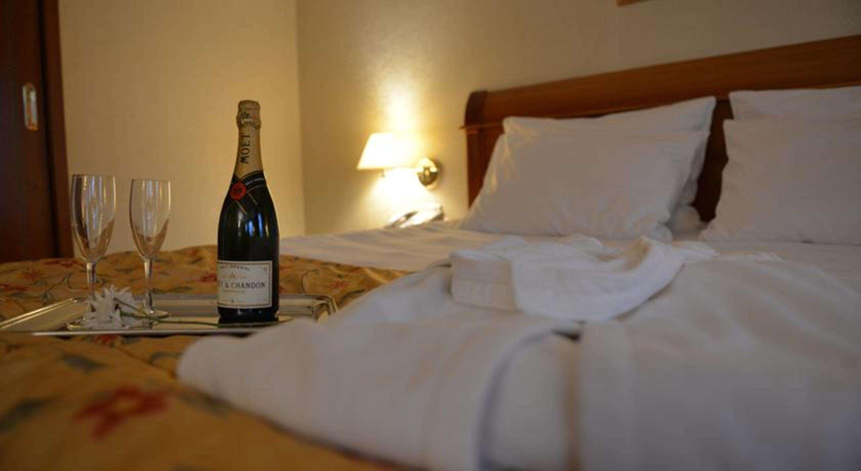 Double Queen Bed Non Smoking