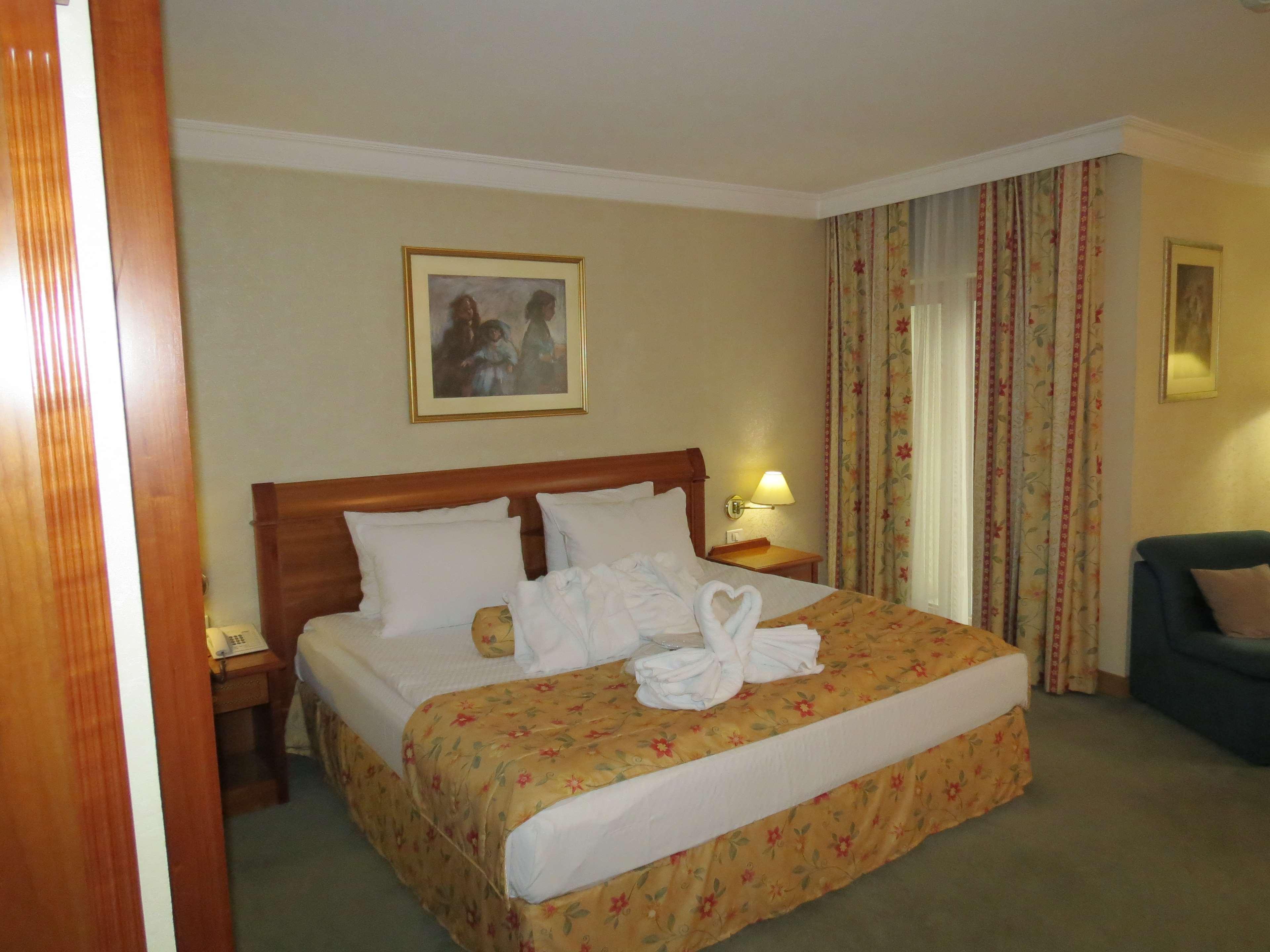 Suite Deluxe King Bed