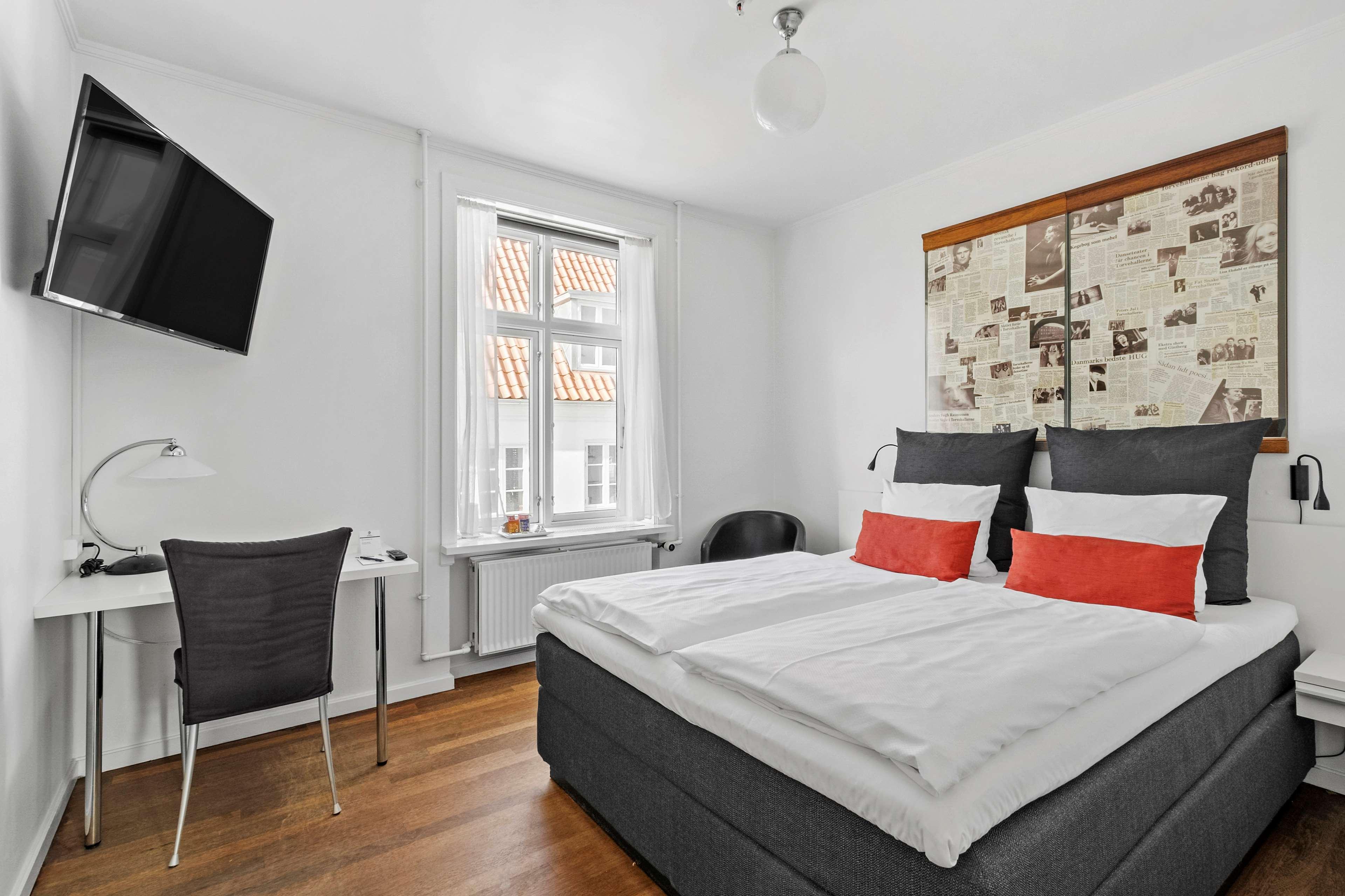 Double King Bed Non Smoking