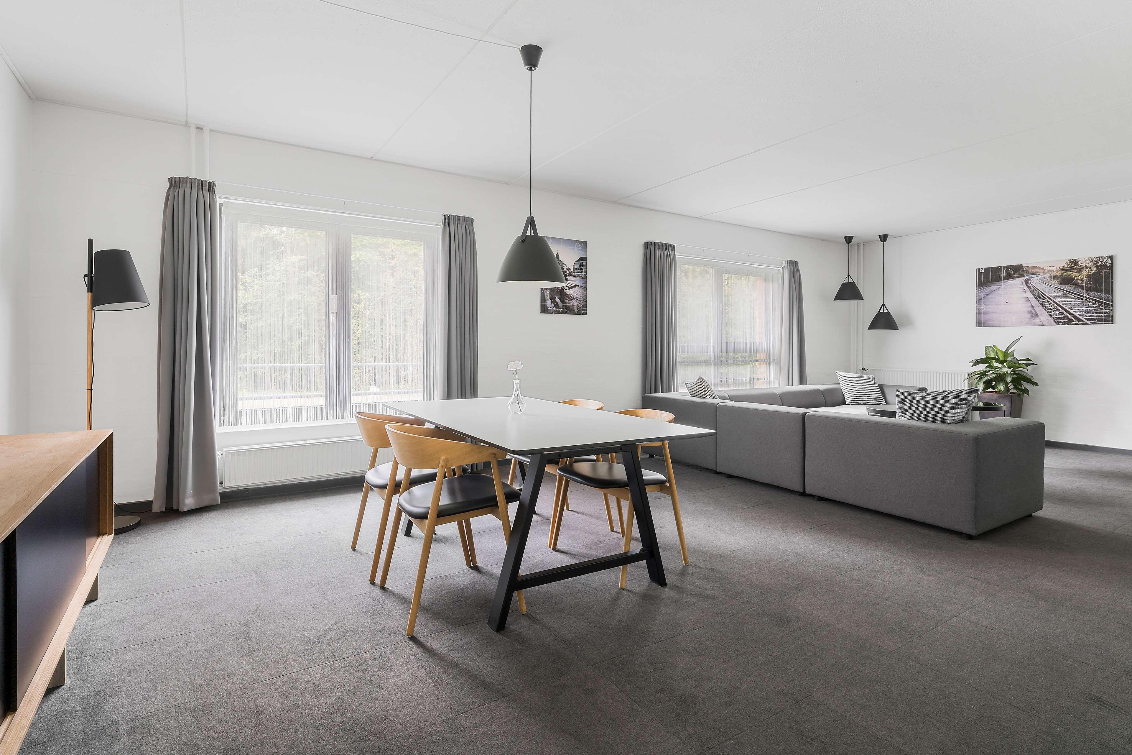 Junior Suite Queen Size Bed