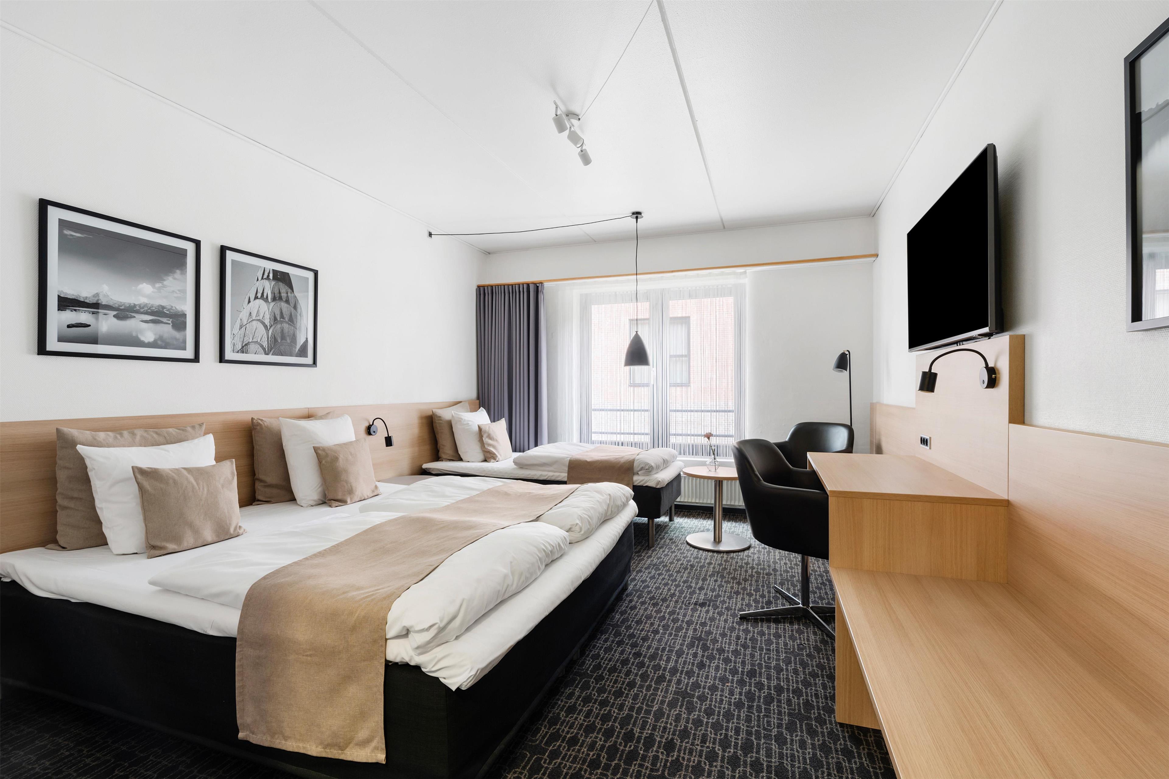 Family Room Capacity 3