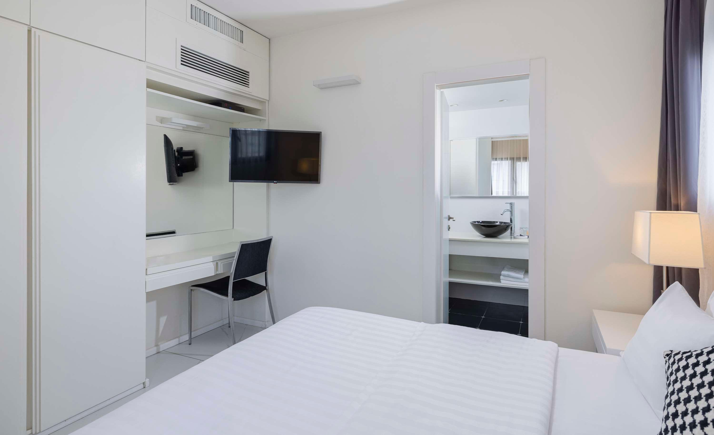 Suite Queen Bed Non Smoking