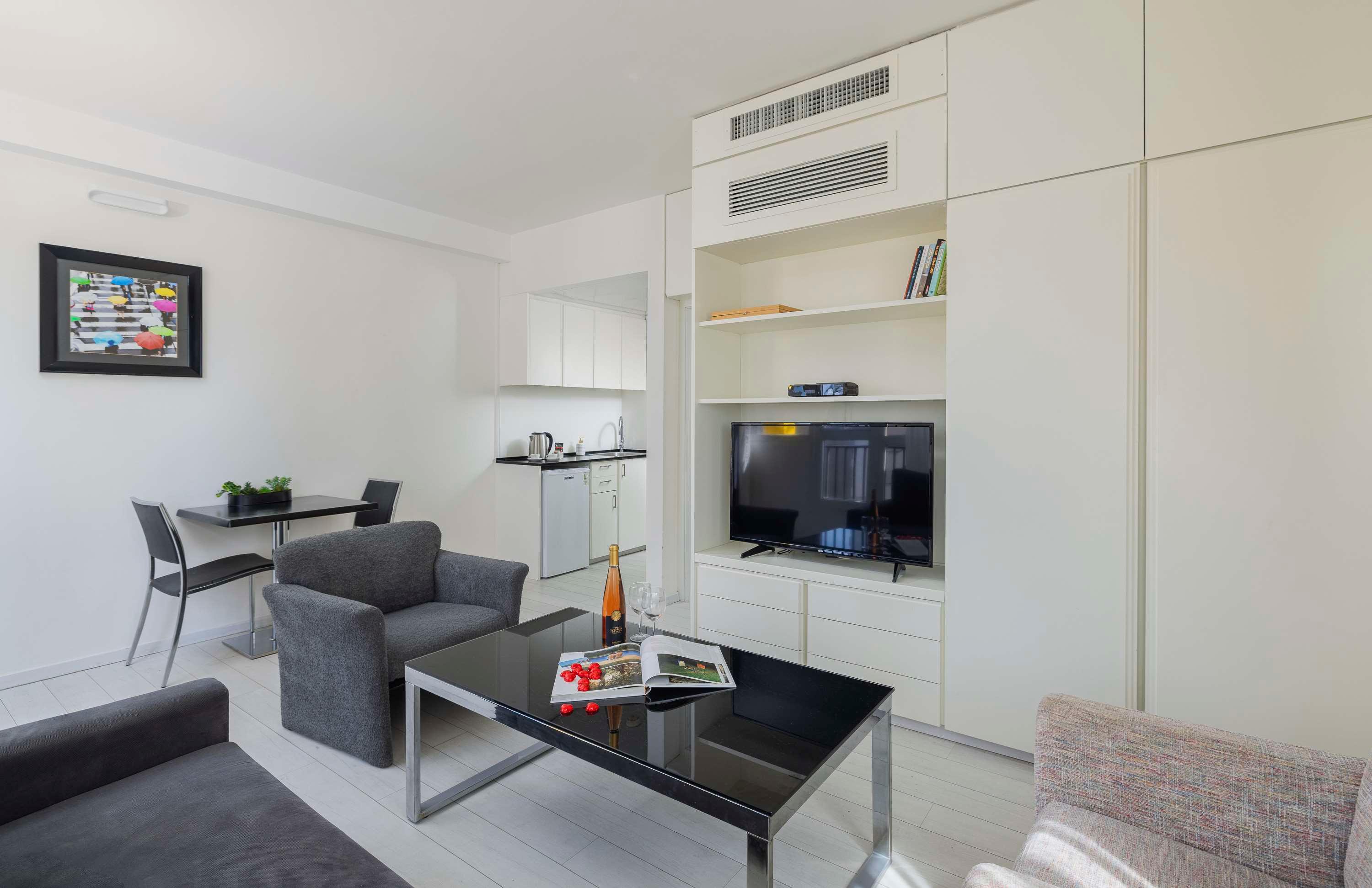 Suite Queen Bed Non Smoking