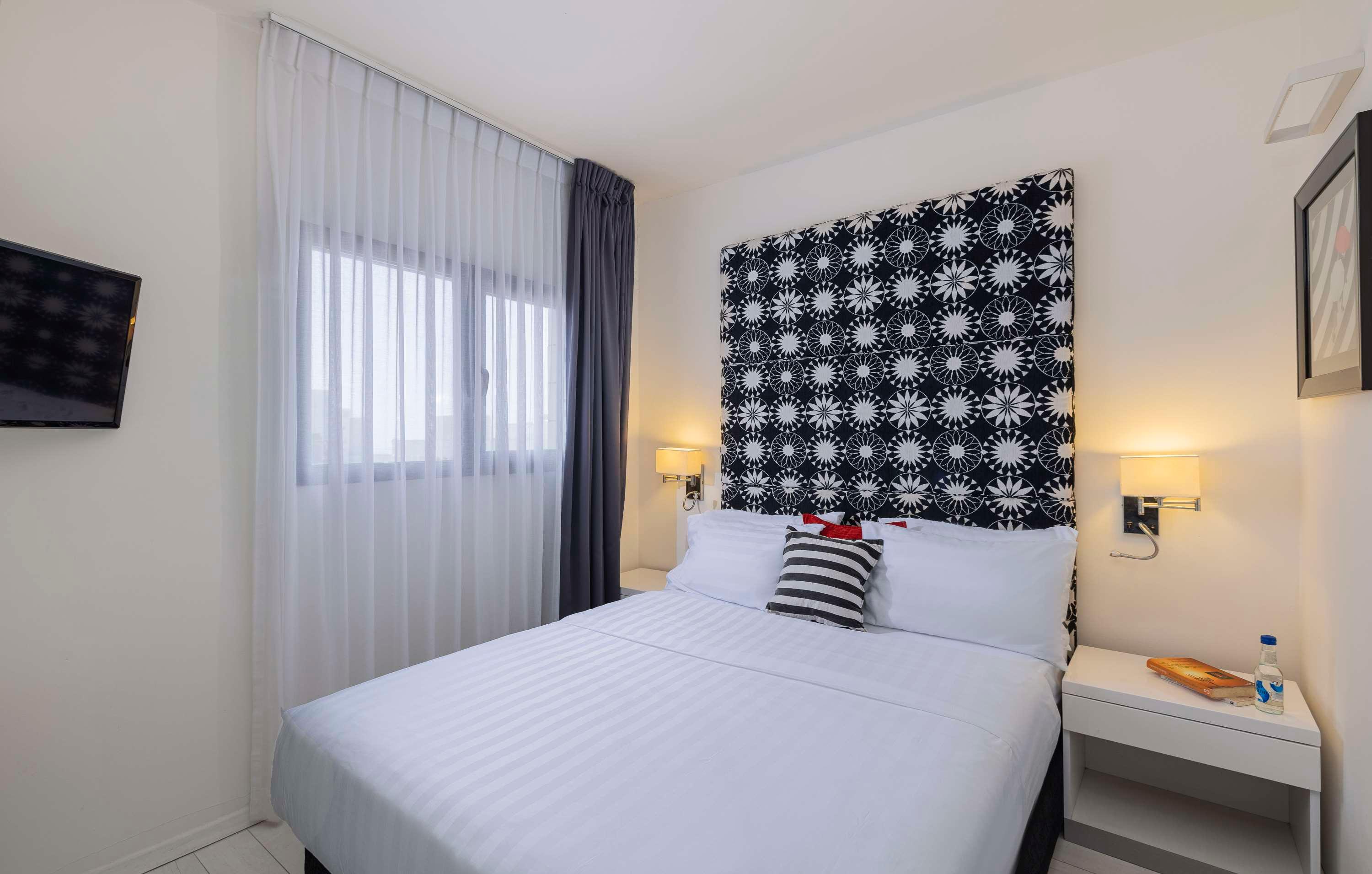 Suite Queen Size Bed