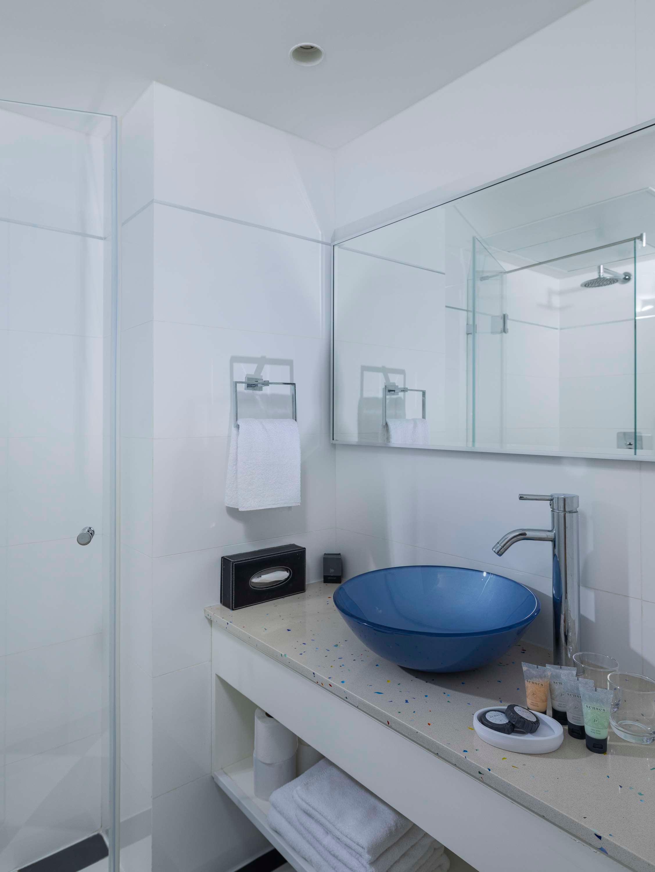 Suite Queen Bed Non Smoking