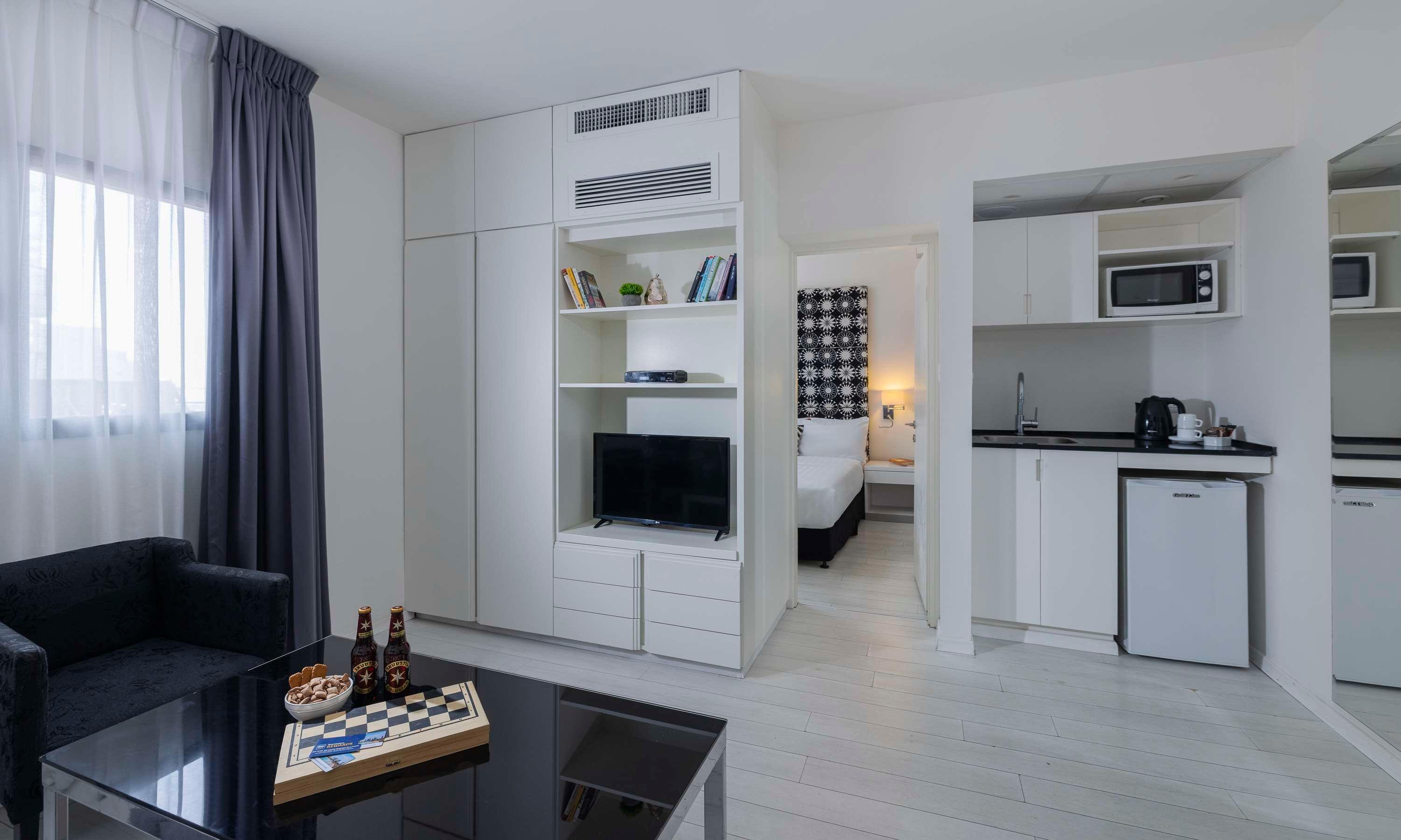 Junior Suite Queen Bed Non Smoking