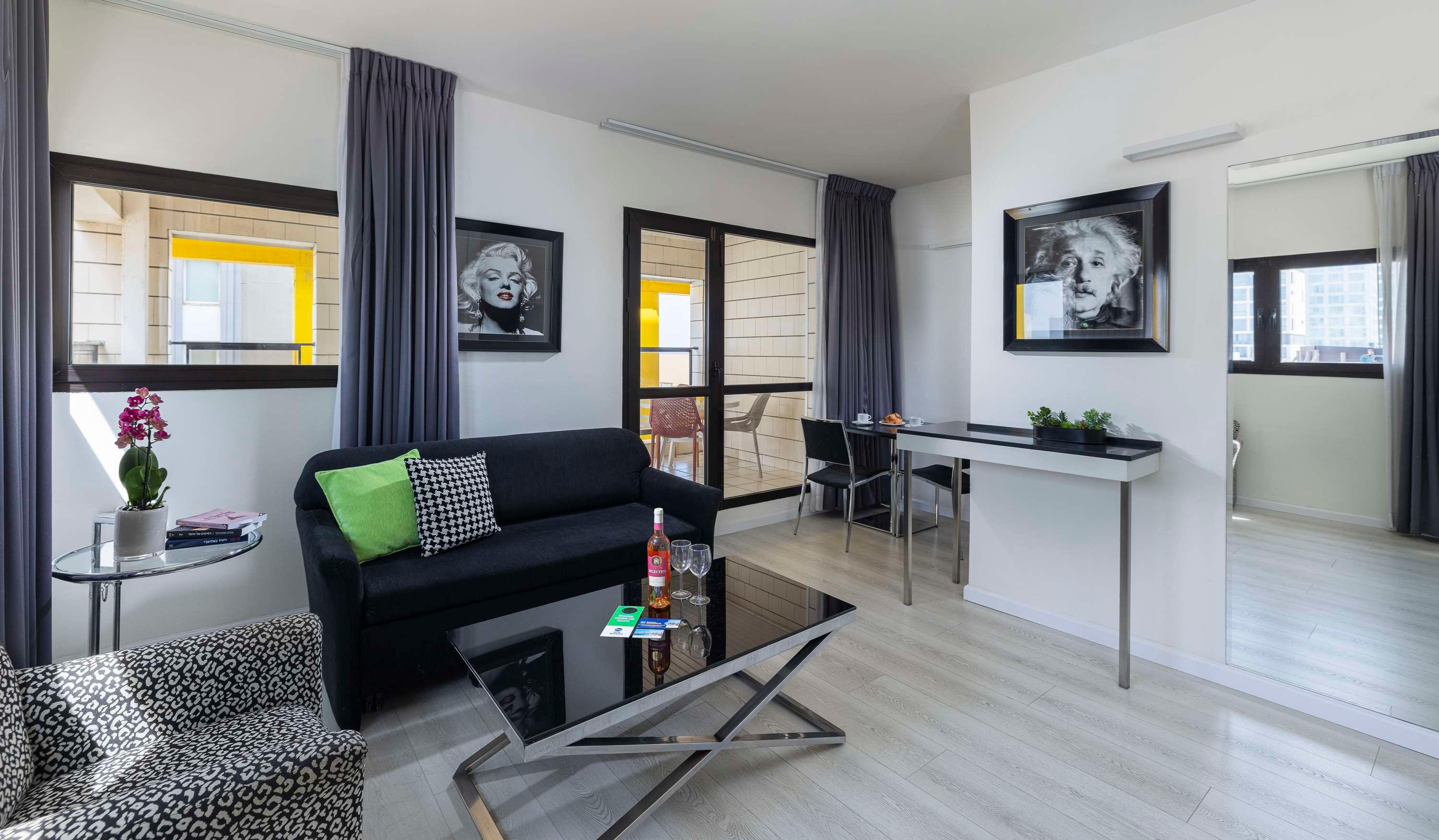 Suite Queen Size Bed