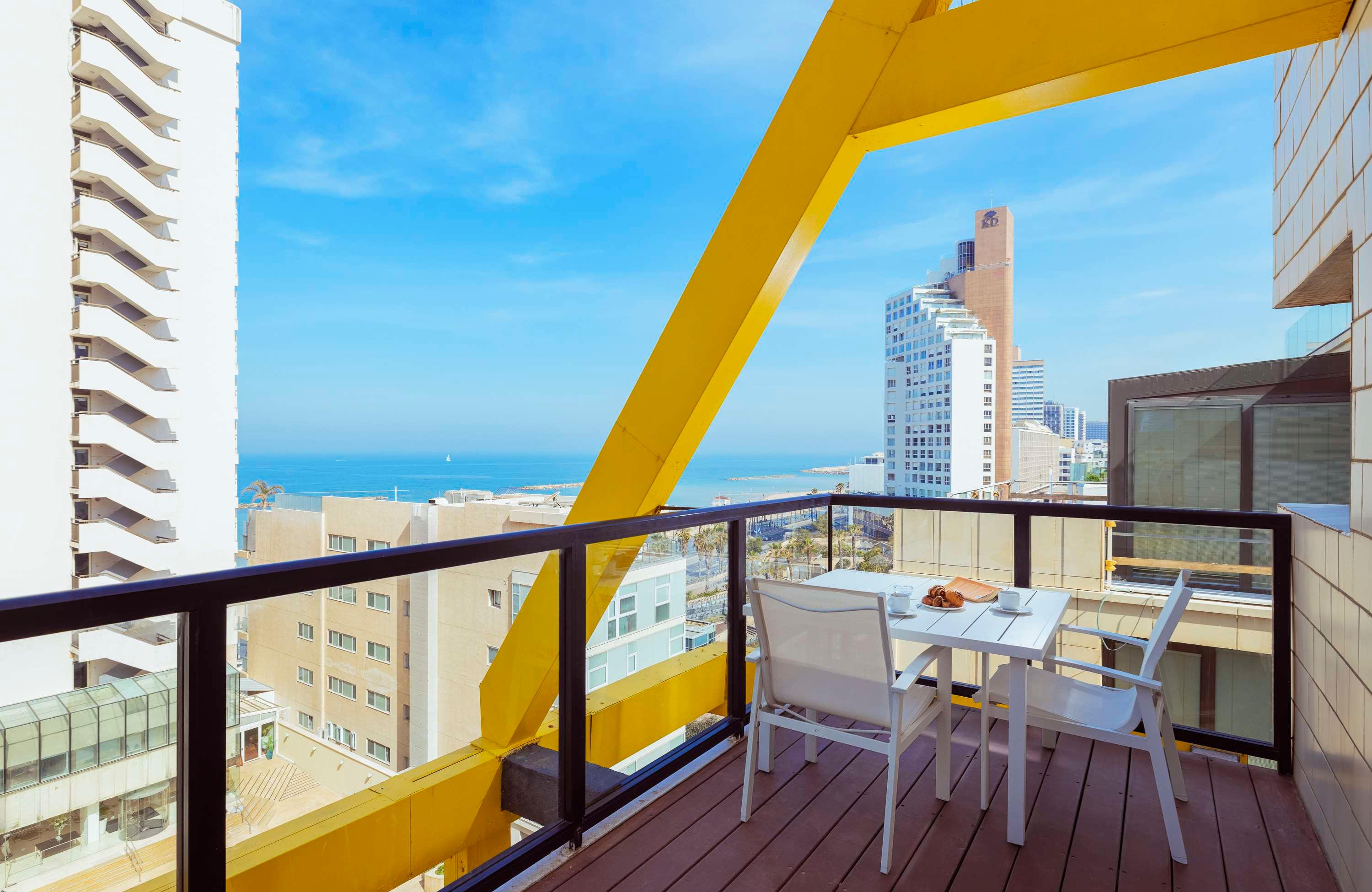 Suite Queen Size Bed