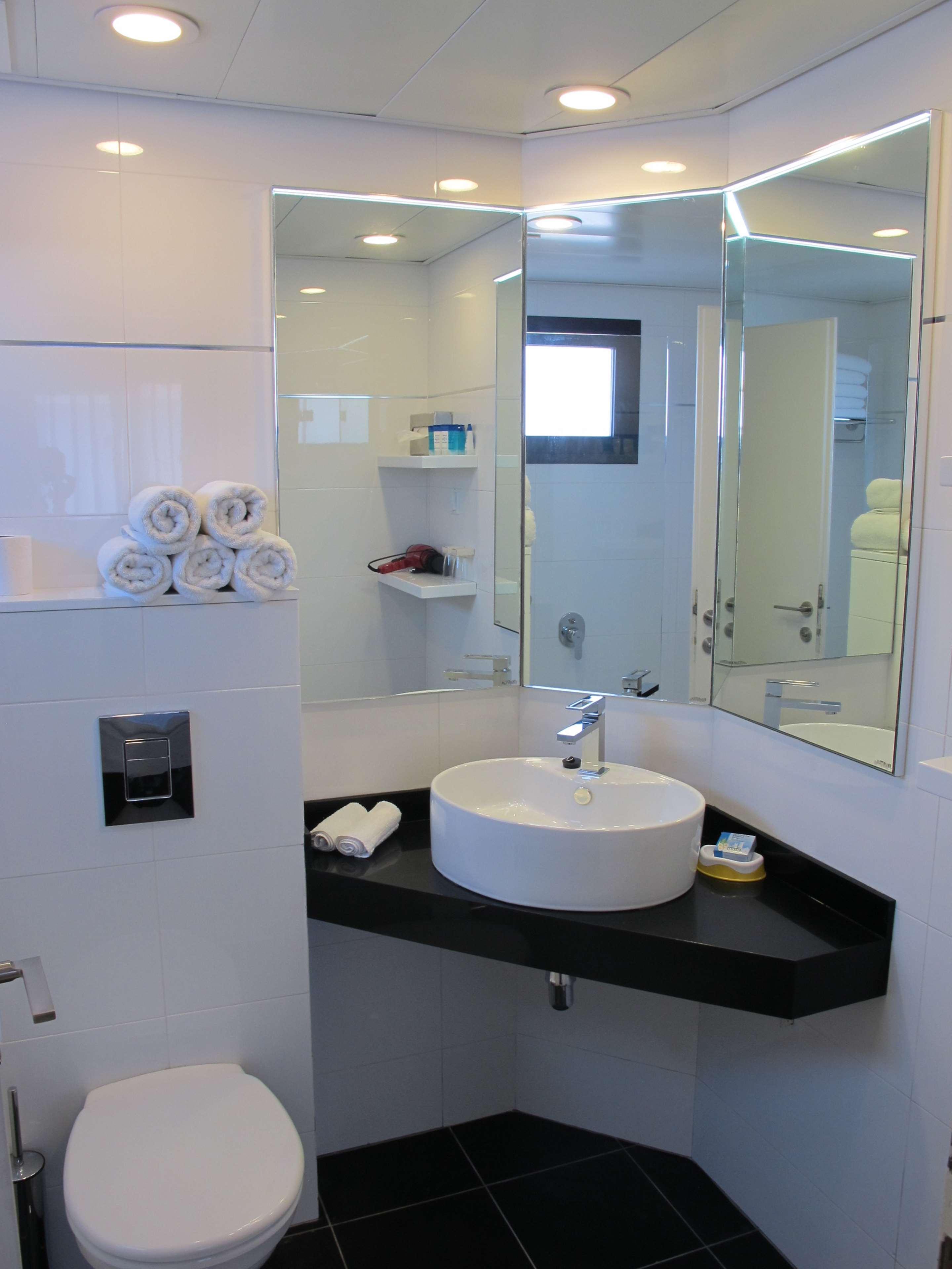 Suite Queen Size Bed