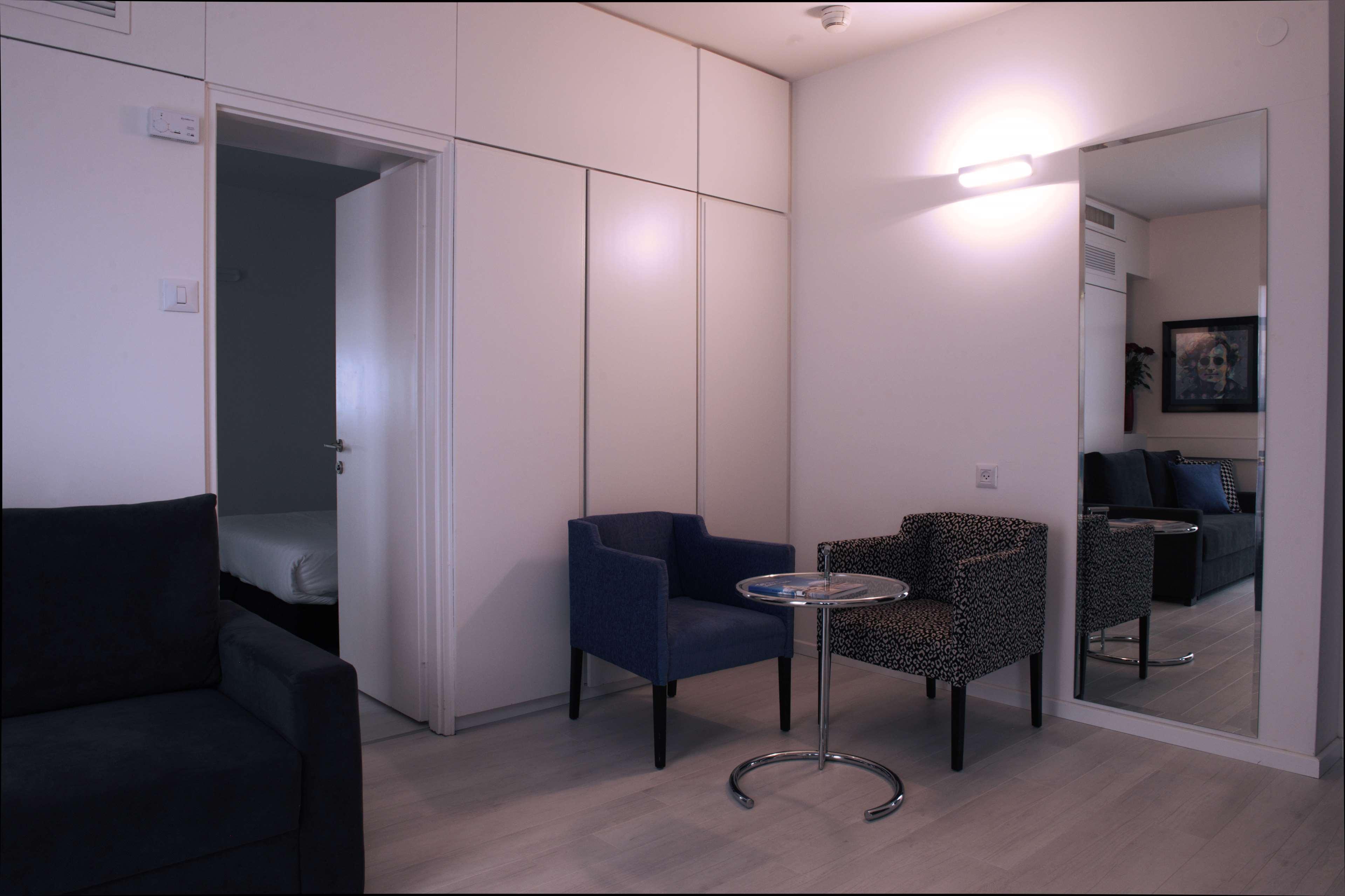 Suite Queen Size Bed