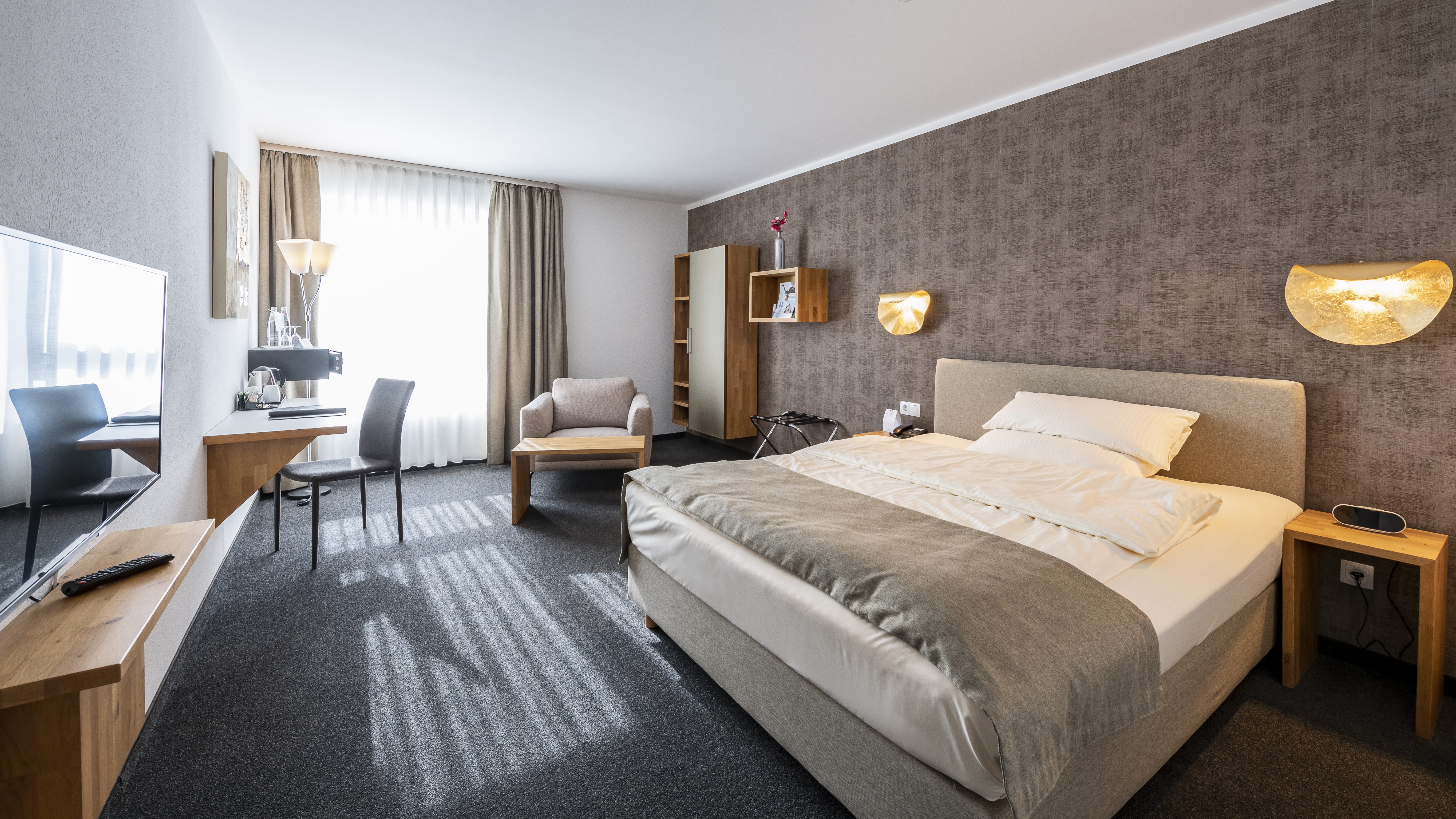 Double Queen Size Bed