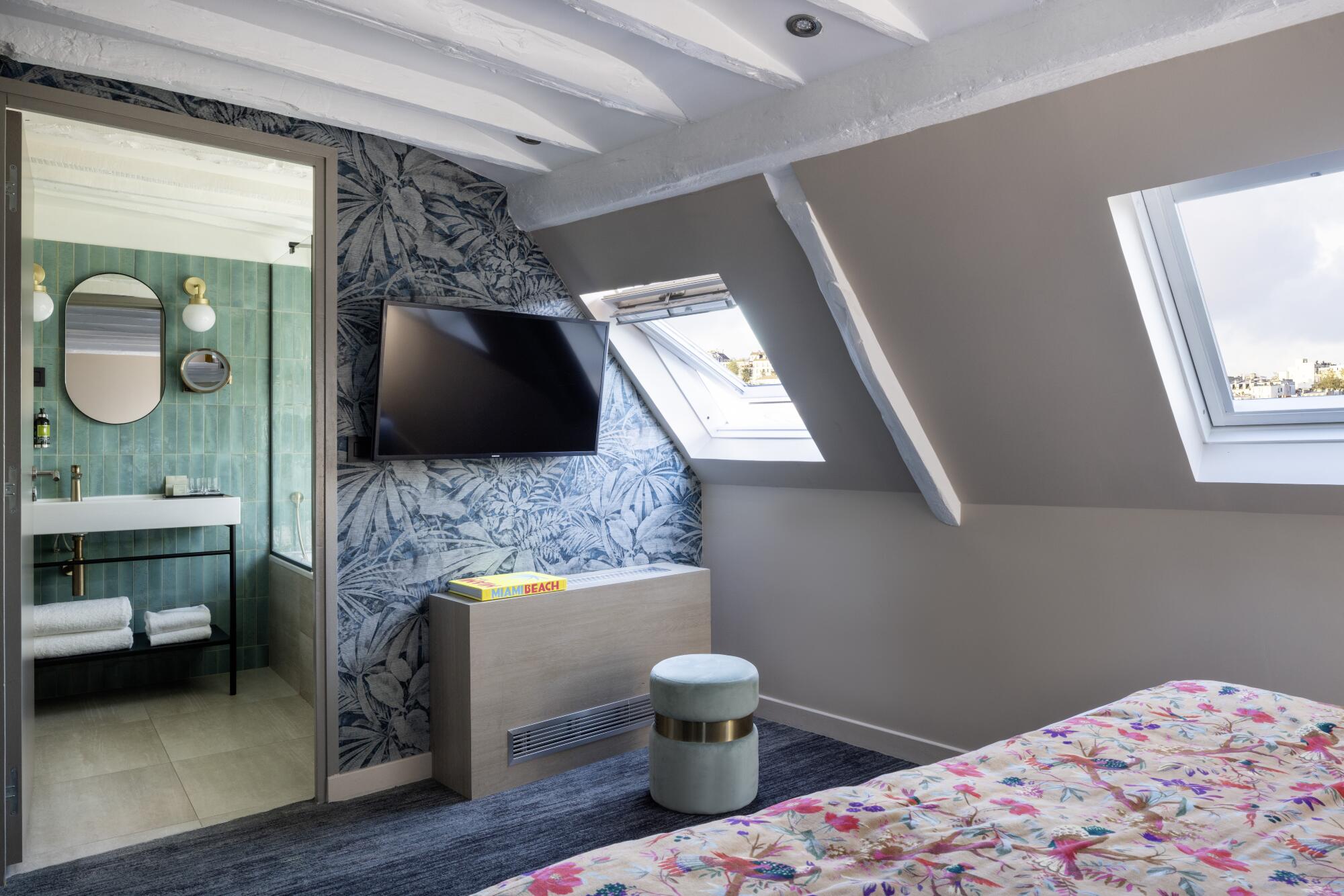 Double or Twin Deluxe