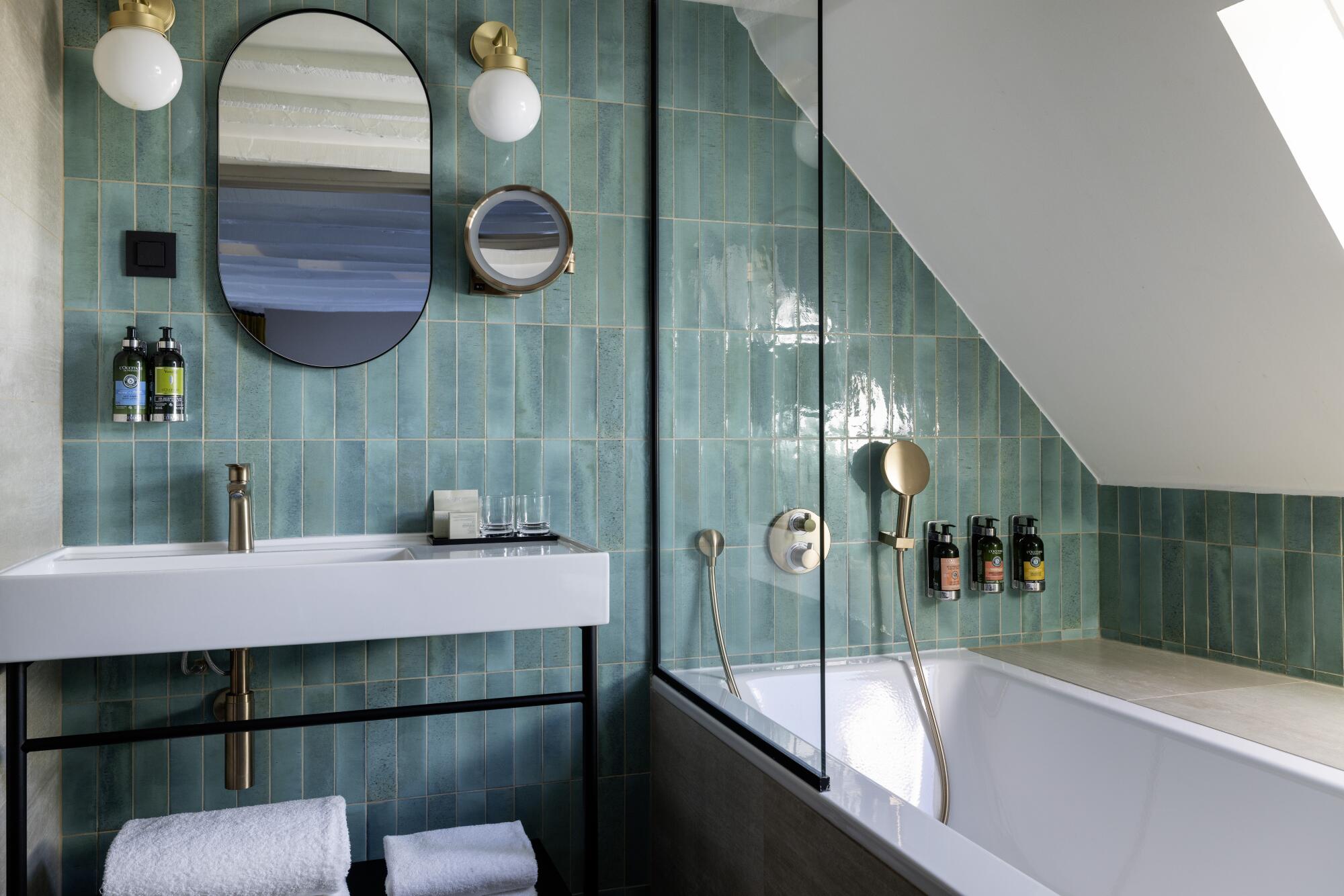 Double or Twin Deluxe