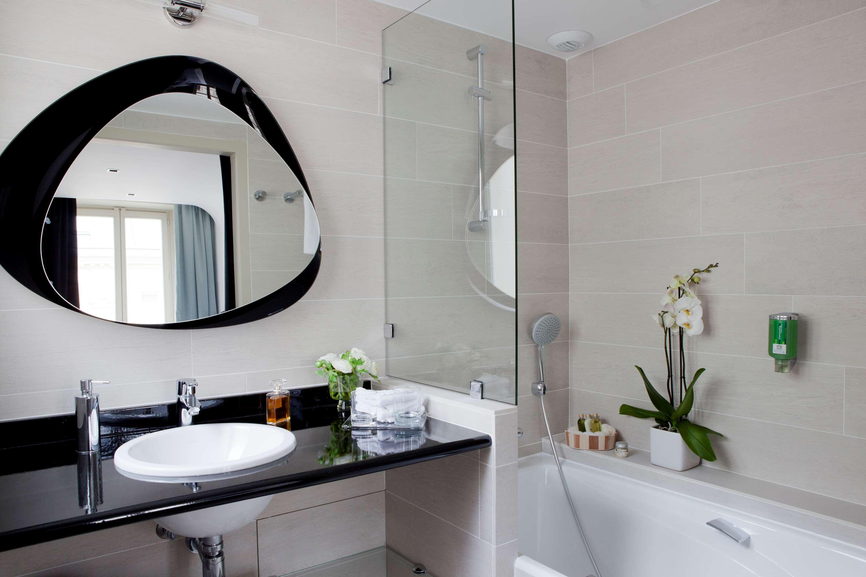 Double Deluxe King Bed