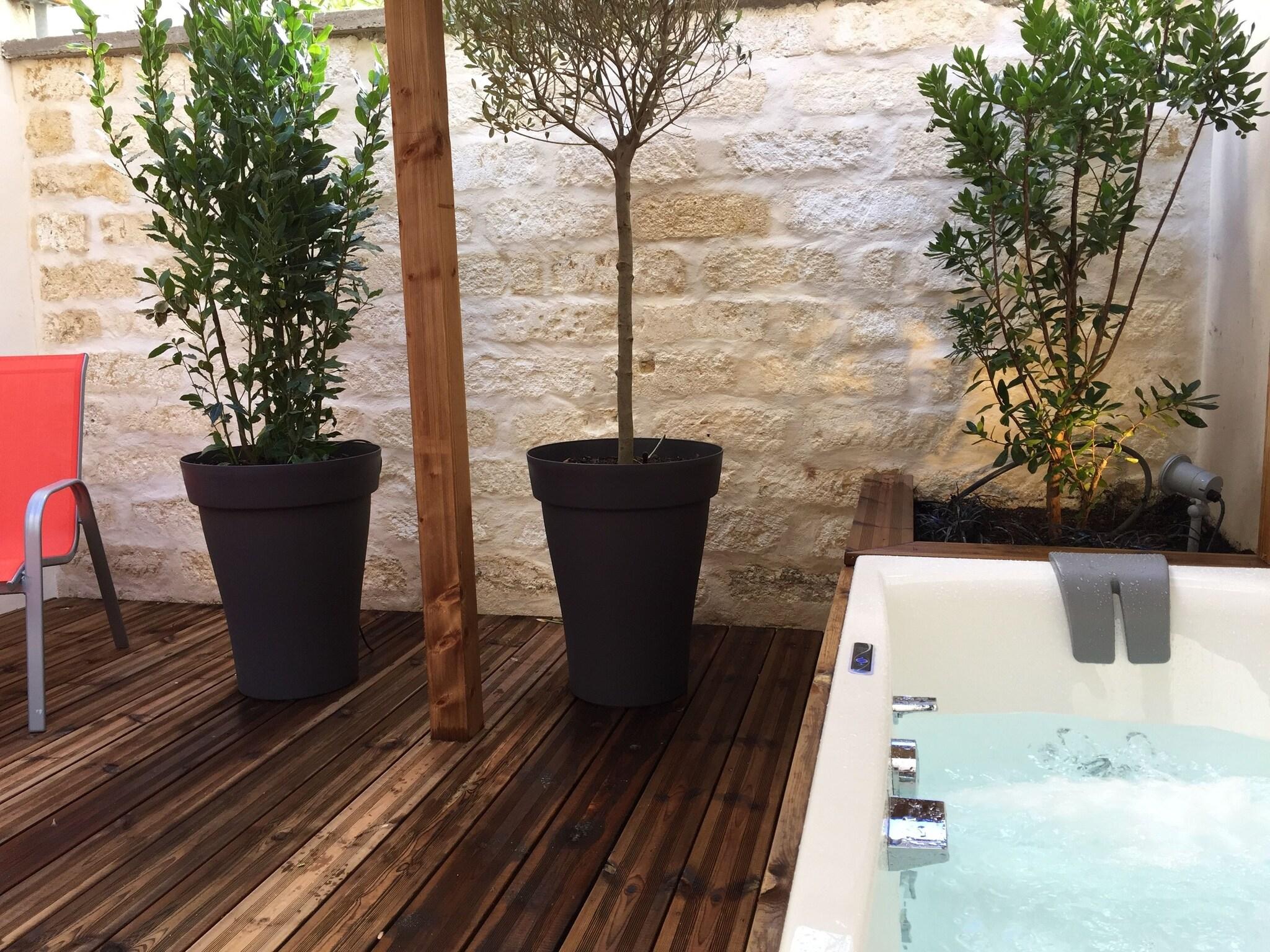 Studio Queen Size Bed