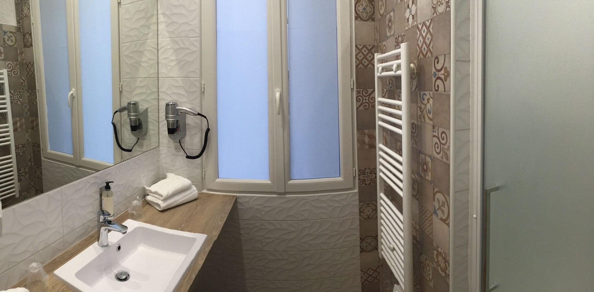 Studio Queen Size Bed