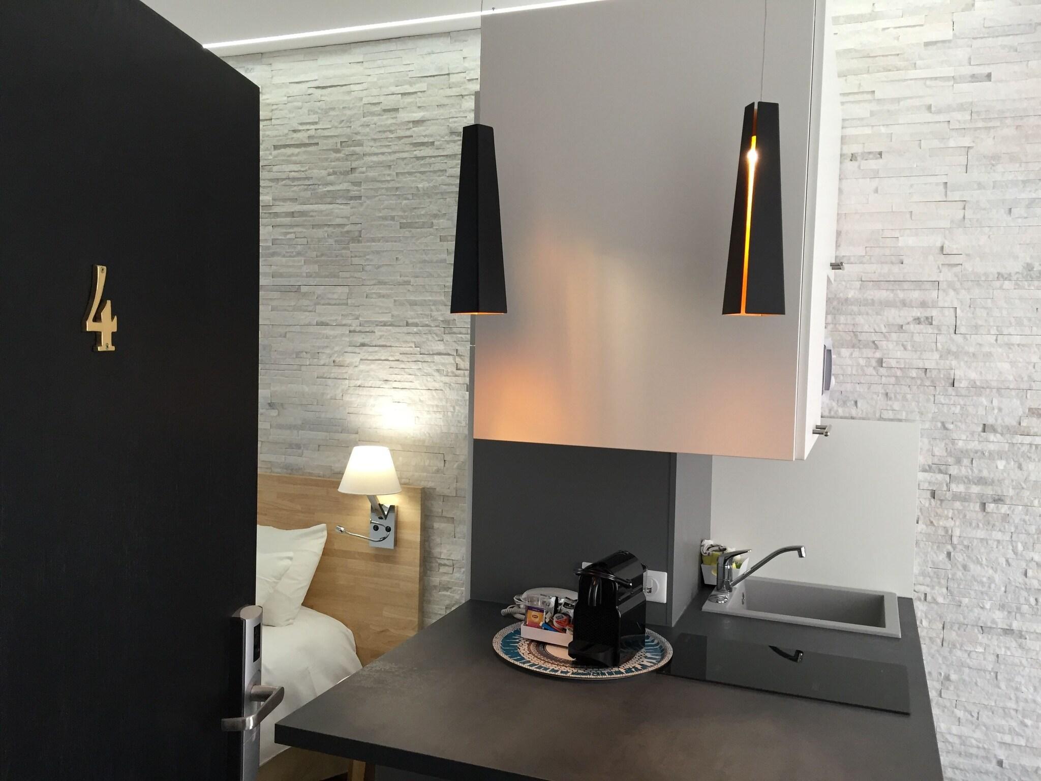 Studio Queen Size Bed