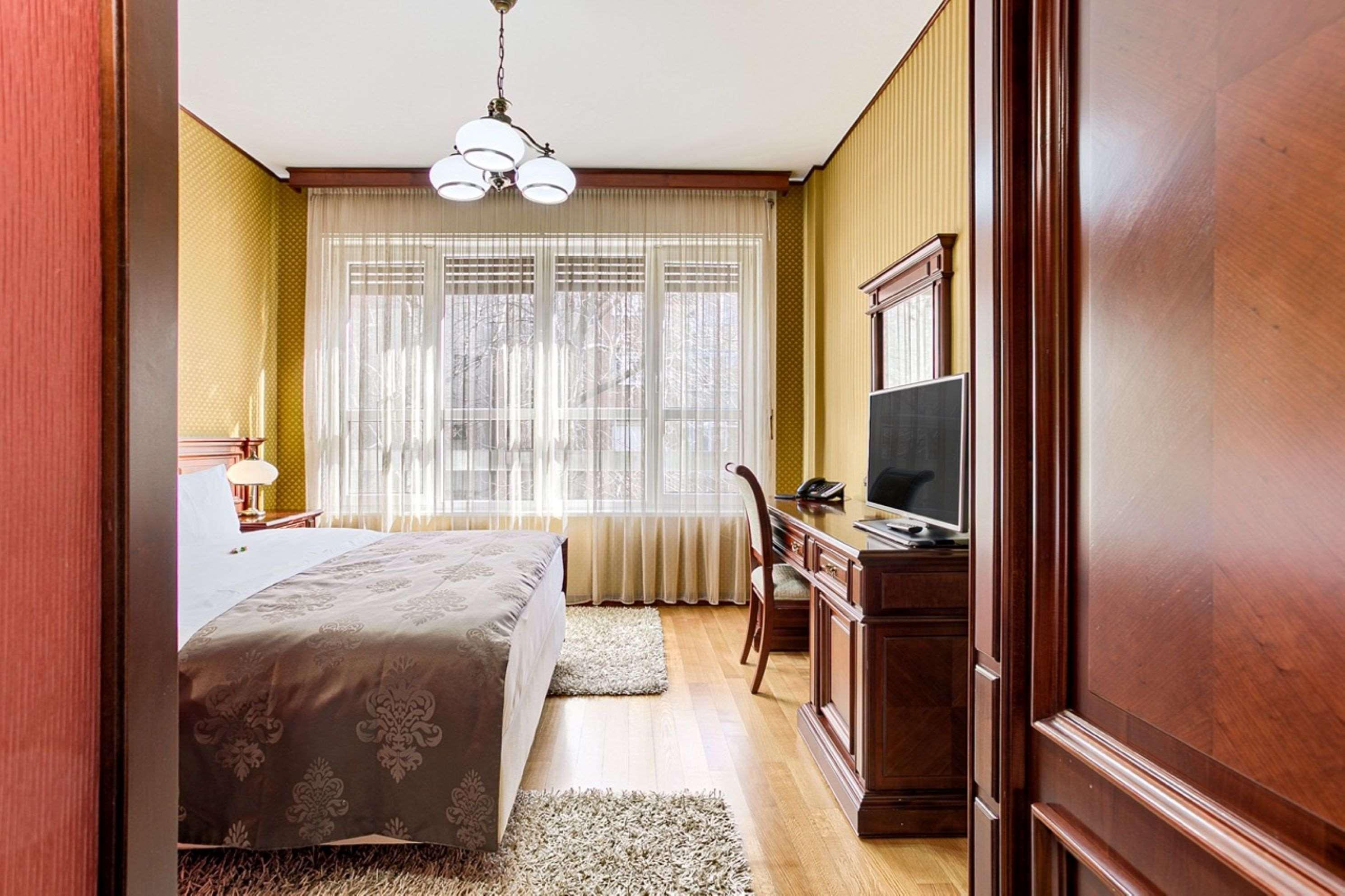 Suite Queen Bed Non Smoking