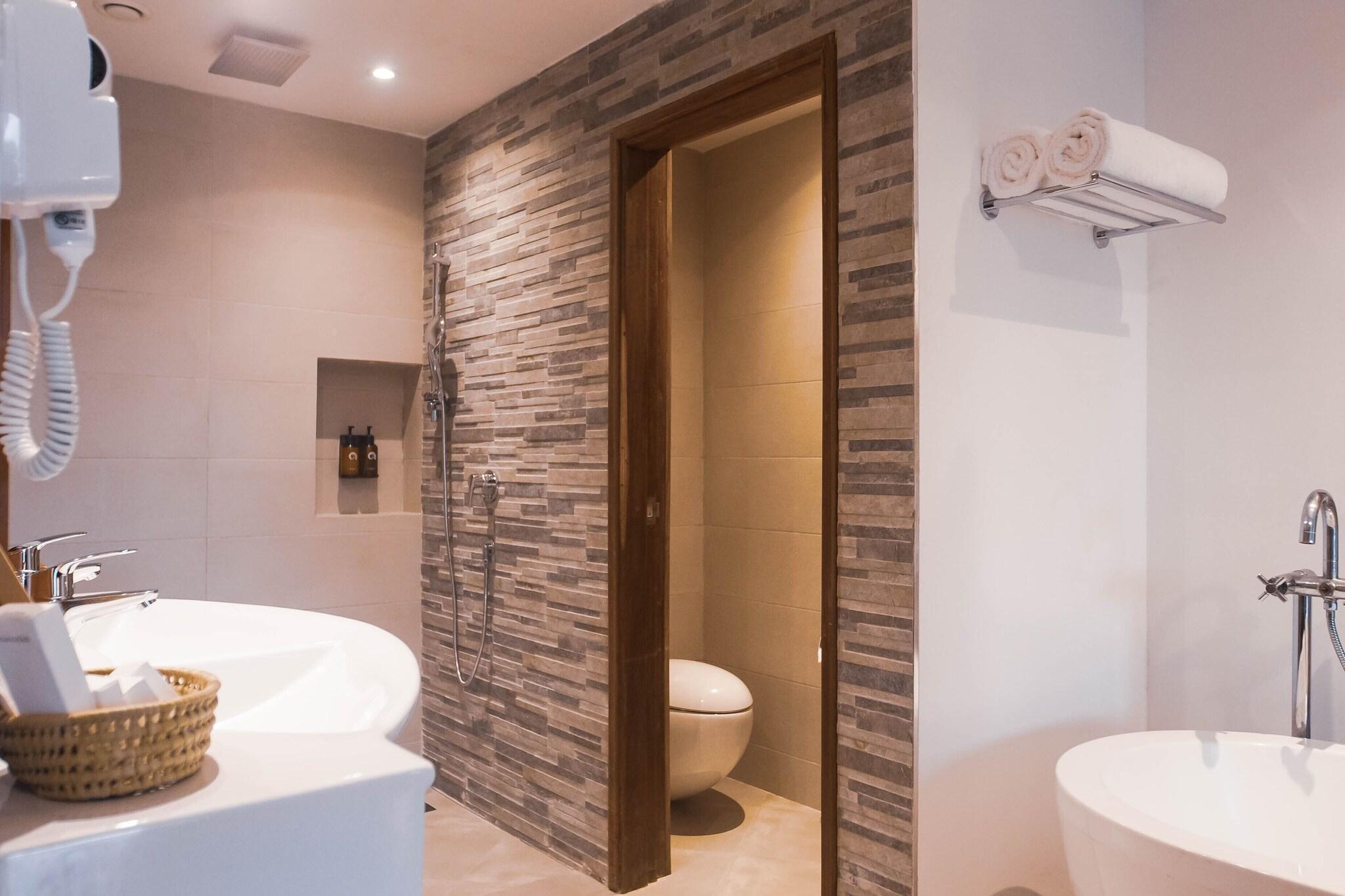 Junior Suite Sea View King Bed