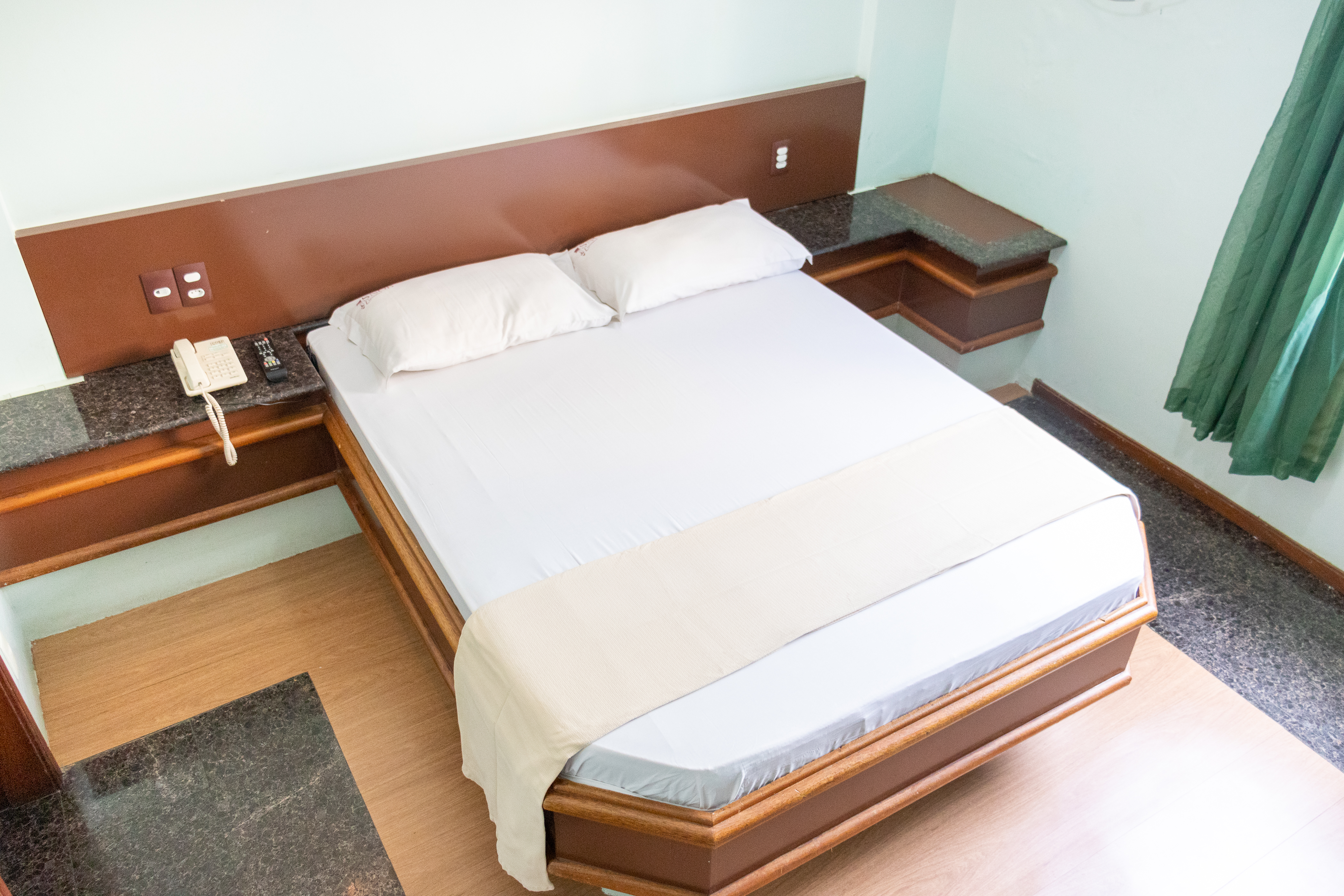 Apartment Queen Size Bed