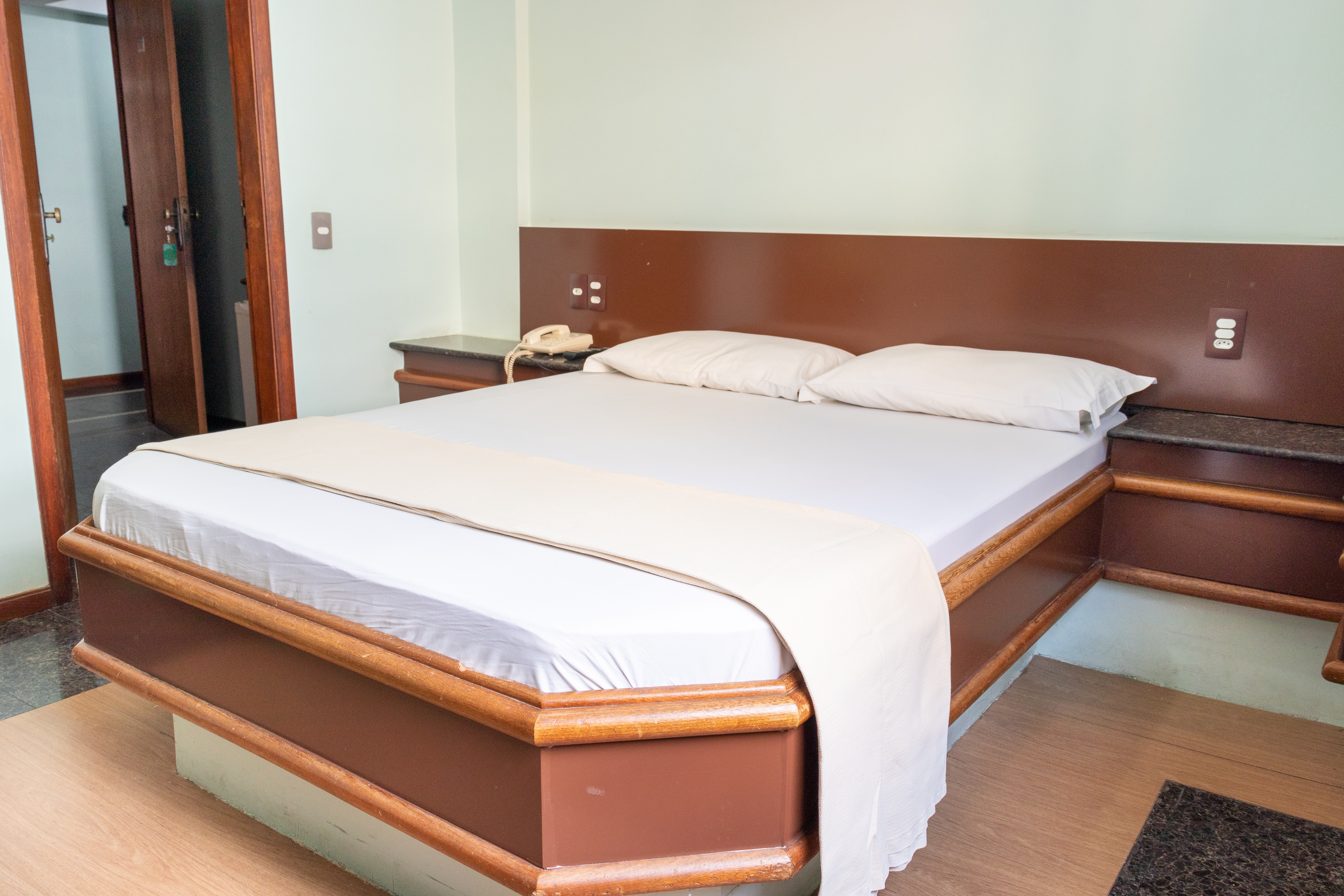 Apartment Queen Size Bed