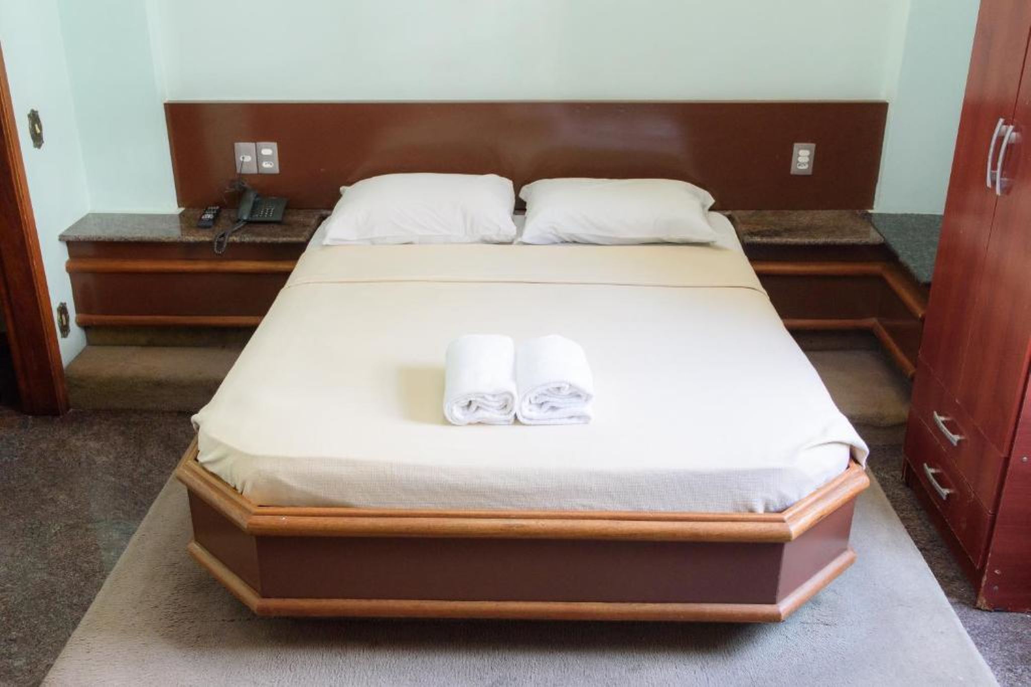 Apartment Queen Size Bed