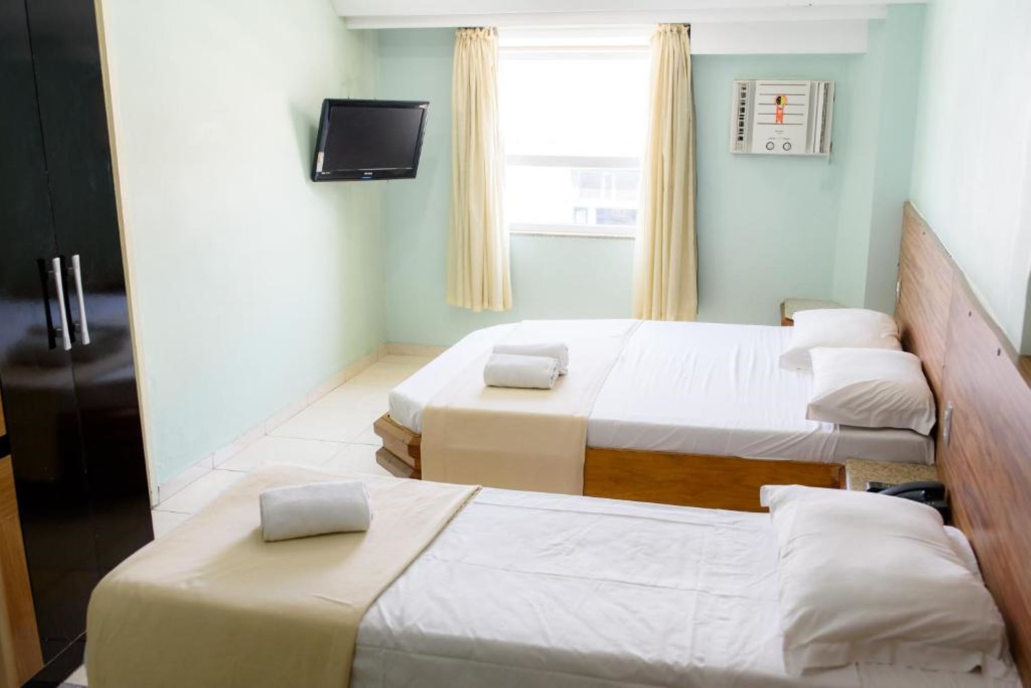 Family Room Capacity 5