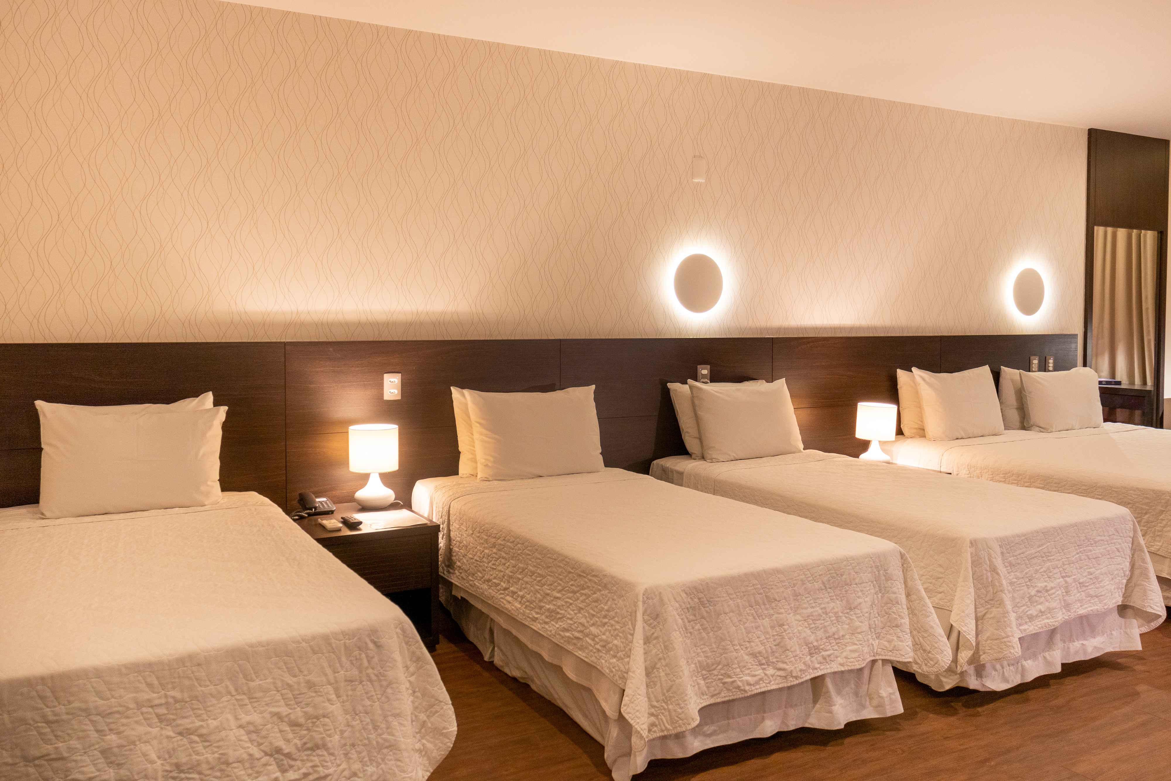 Family Room Capacity 6