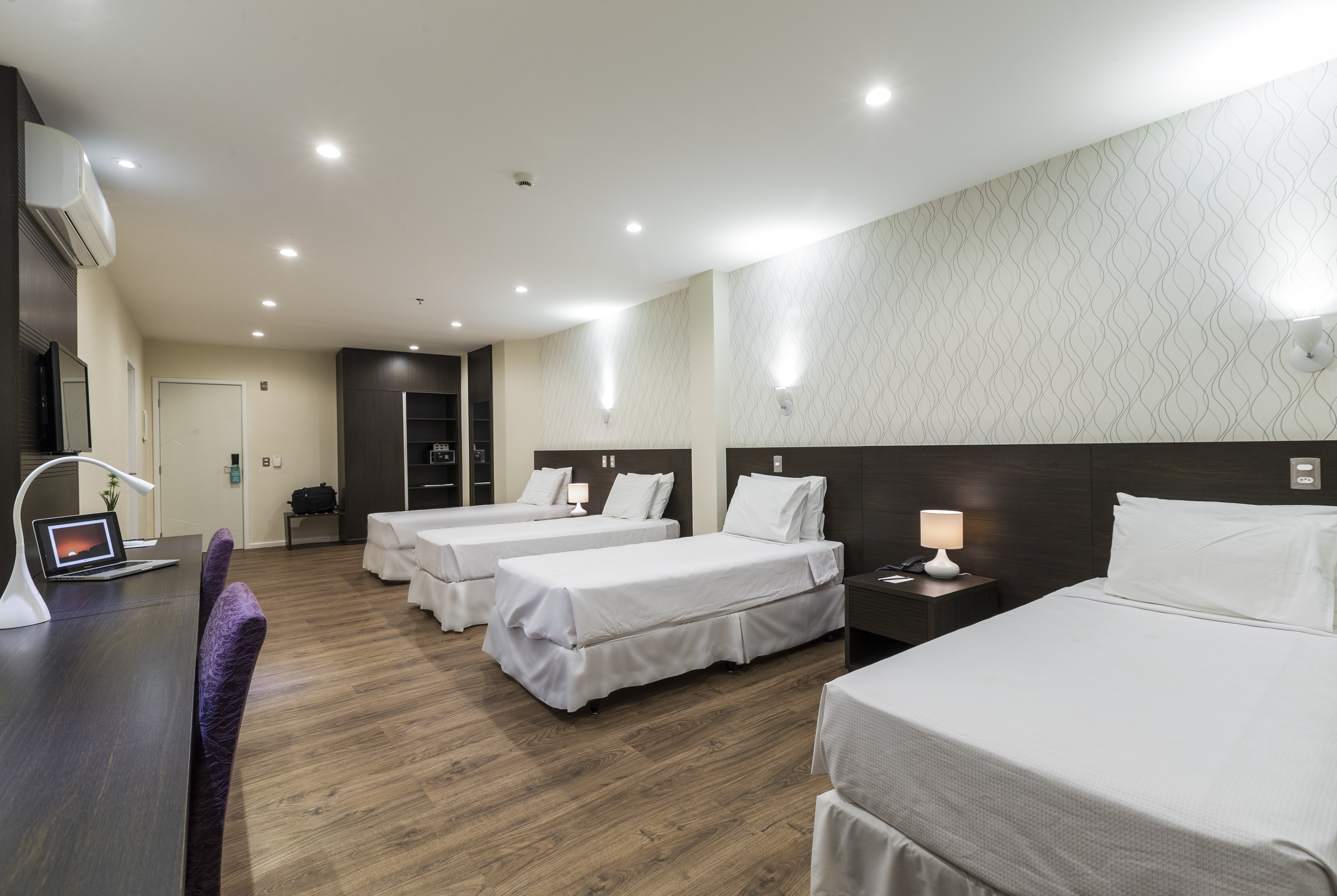 Family Room Capacity 5