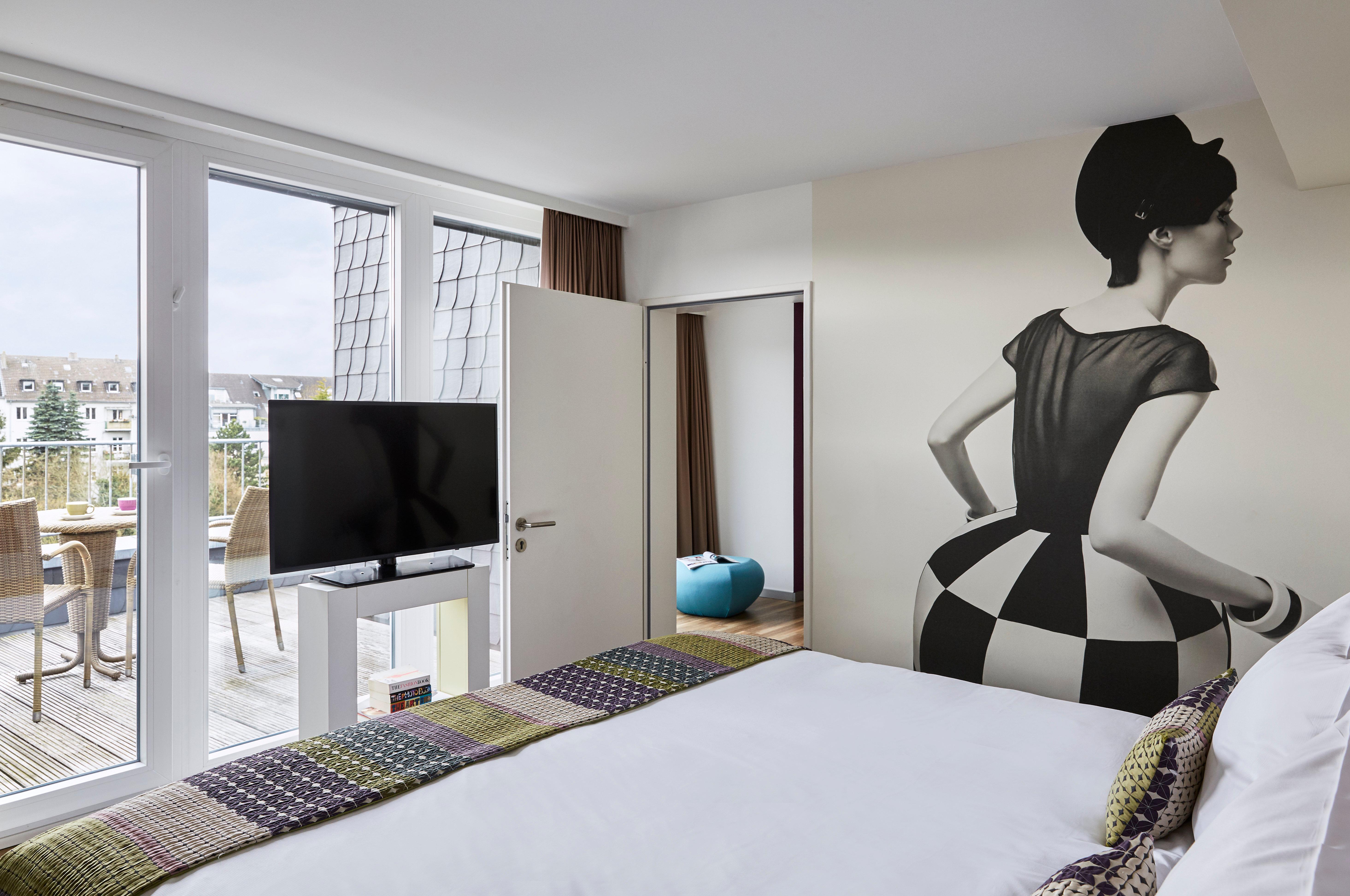 Suite Garden View King Bed