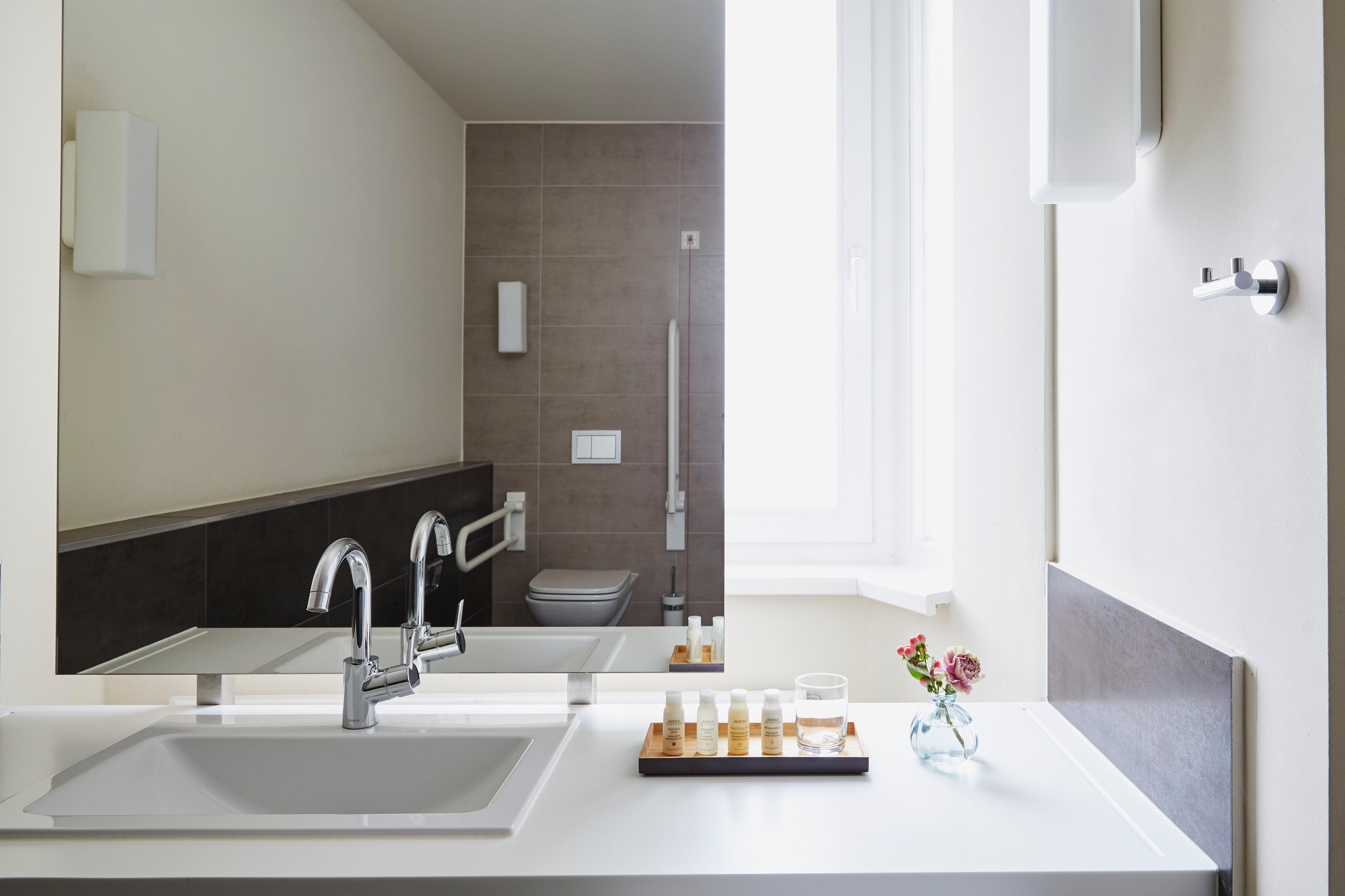 Double Accessible with Views