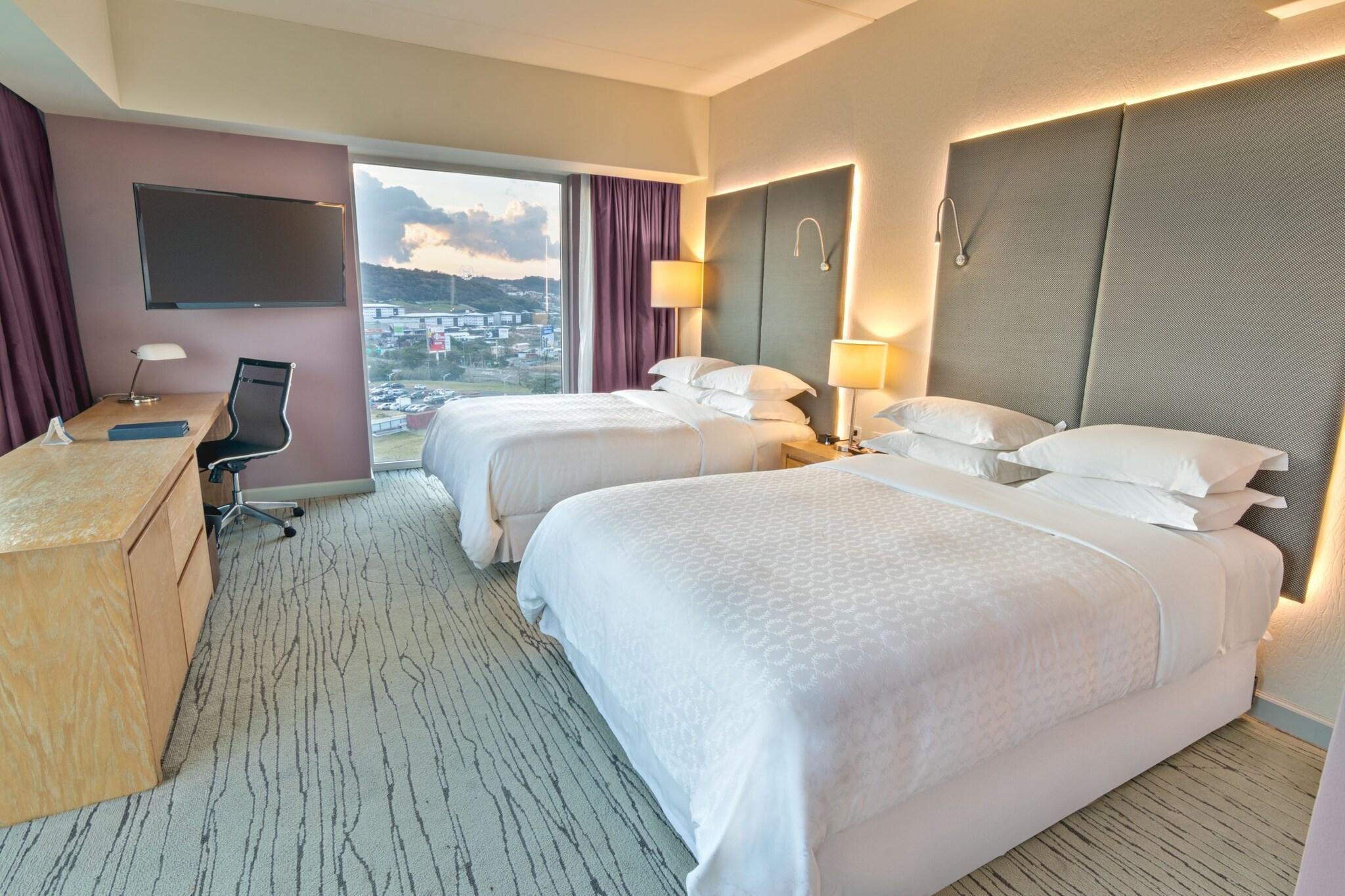 Quadruple Club with Views