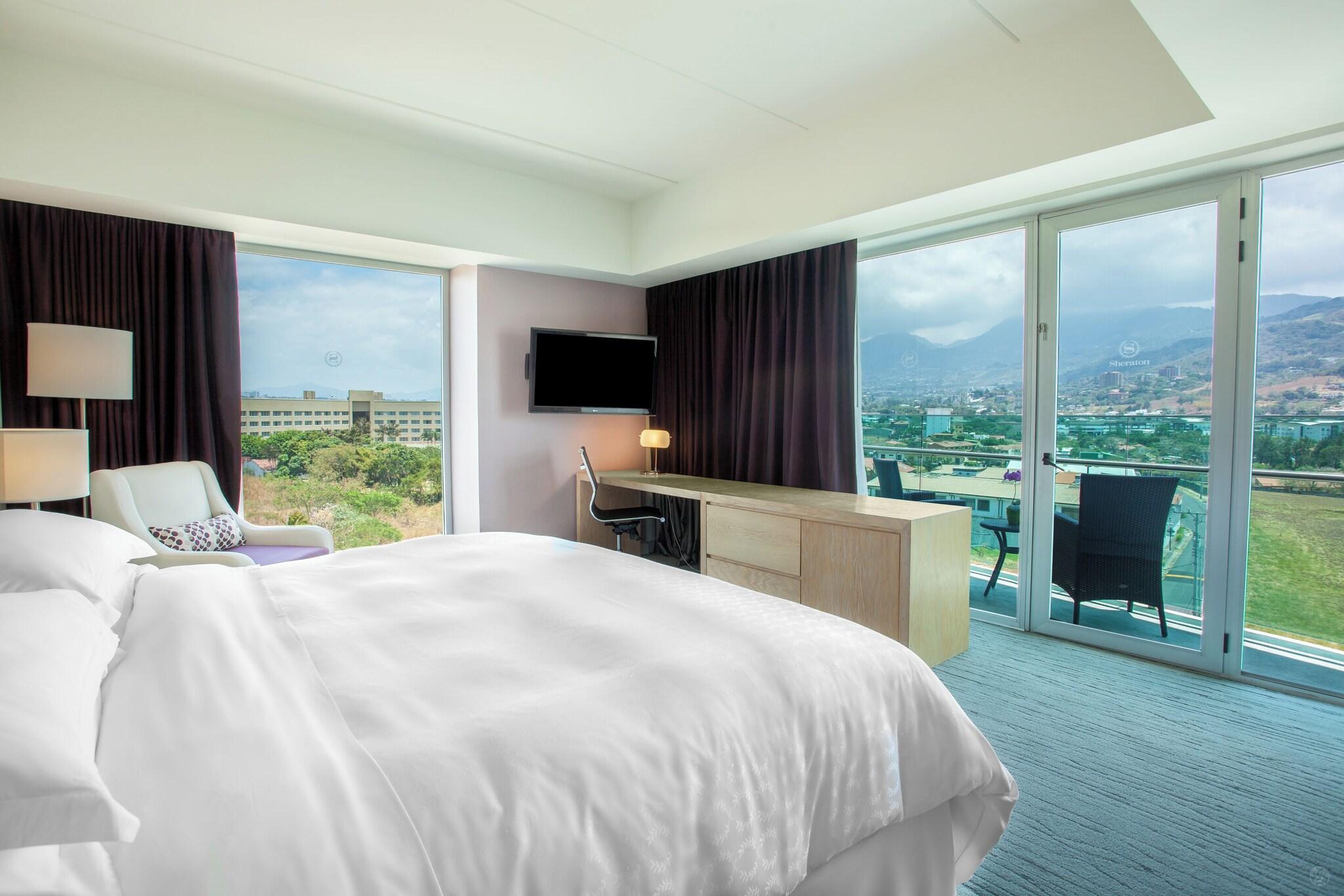 Quadruple Club with Views