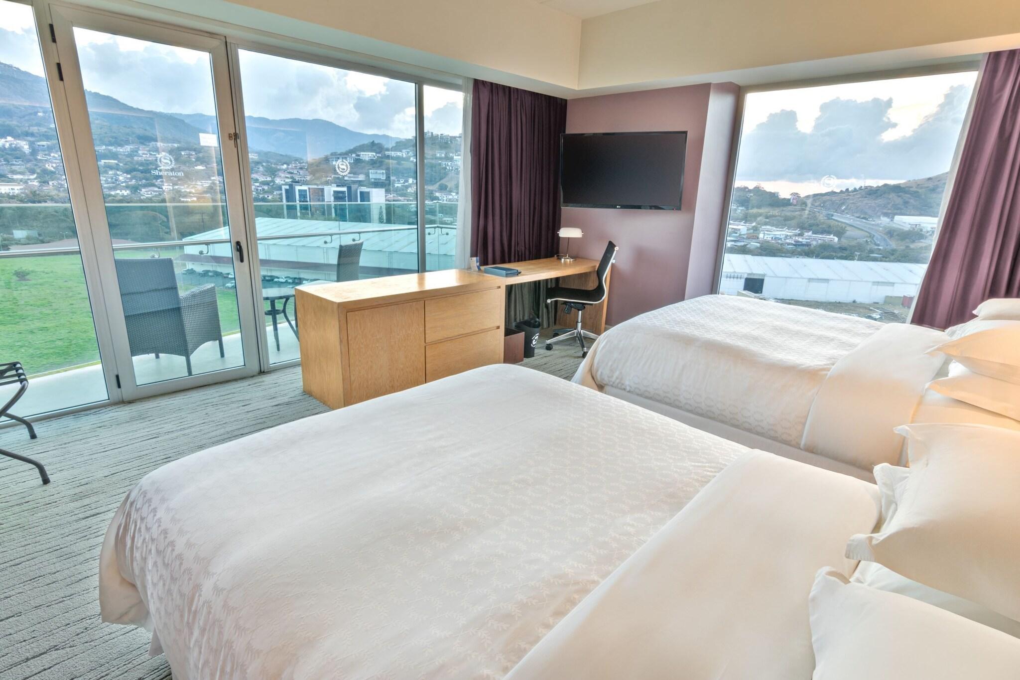 Quadruple Club with Views