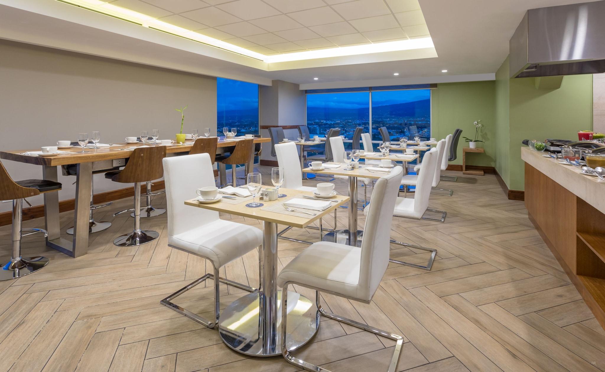 Double Club Two Queen Beds