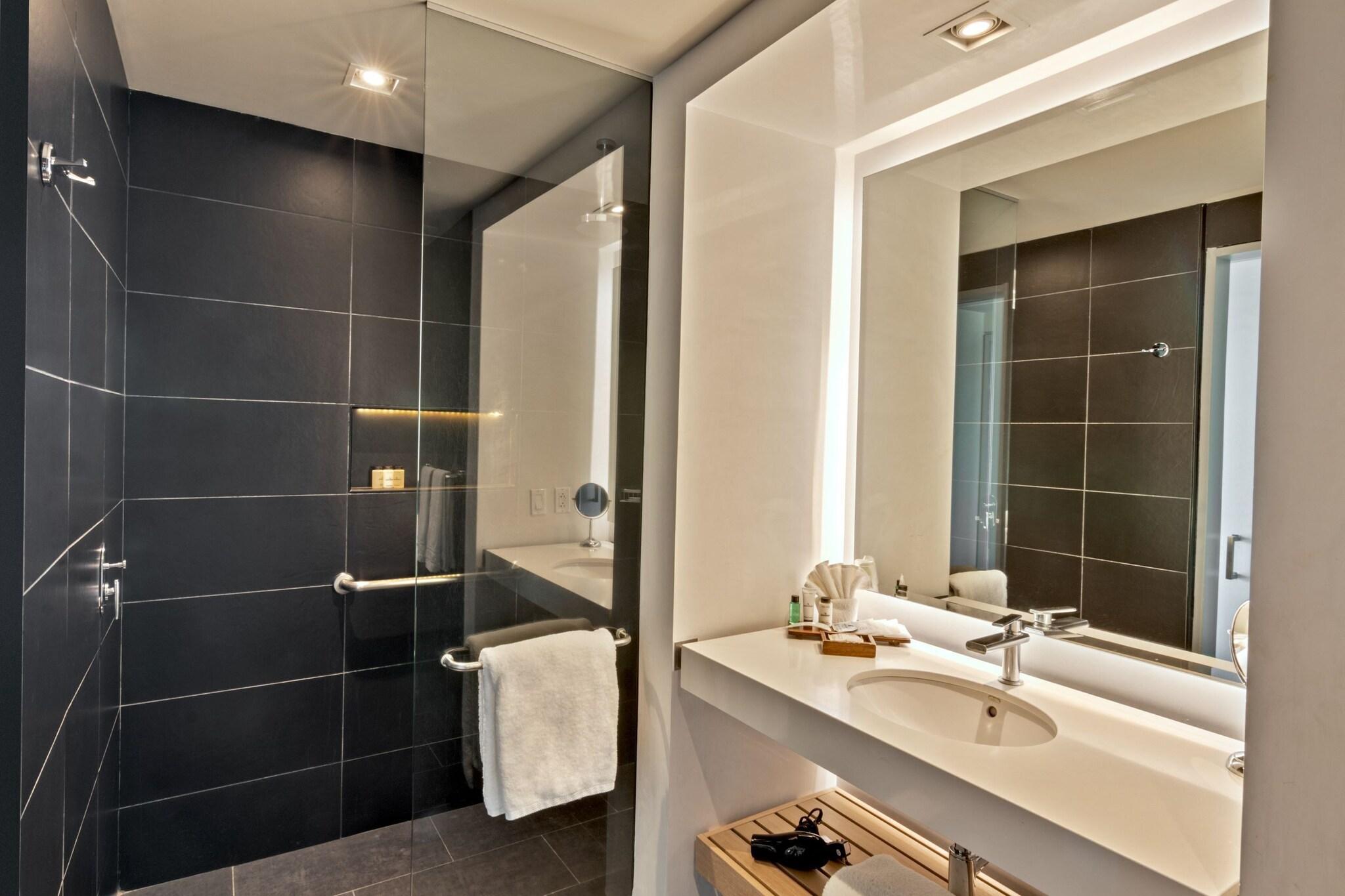 Double Accessible with Views