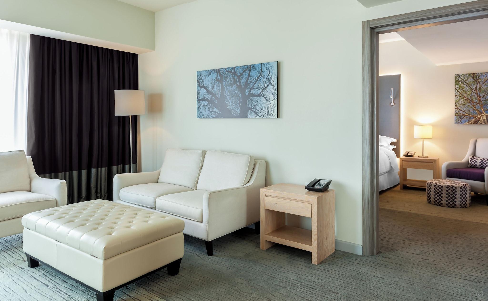 Double Club King Bed