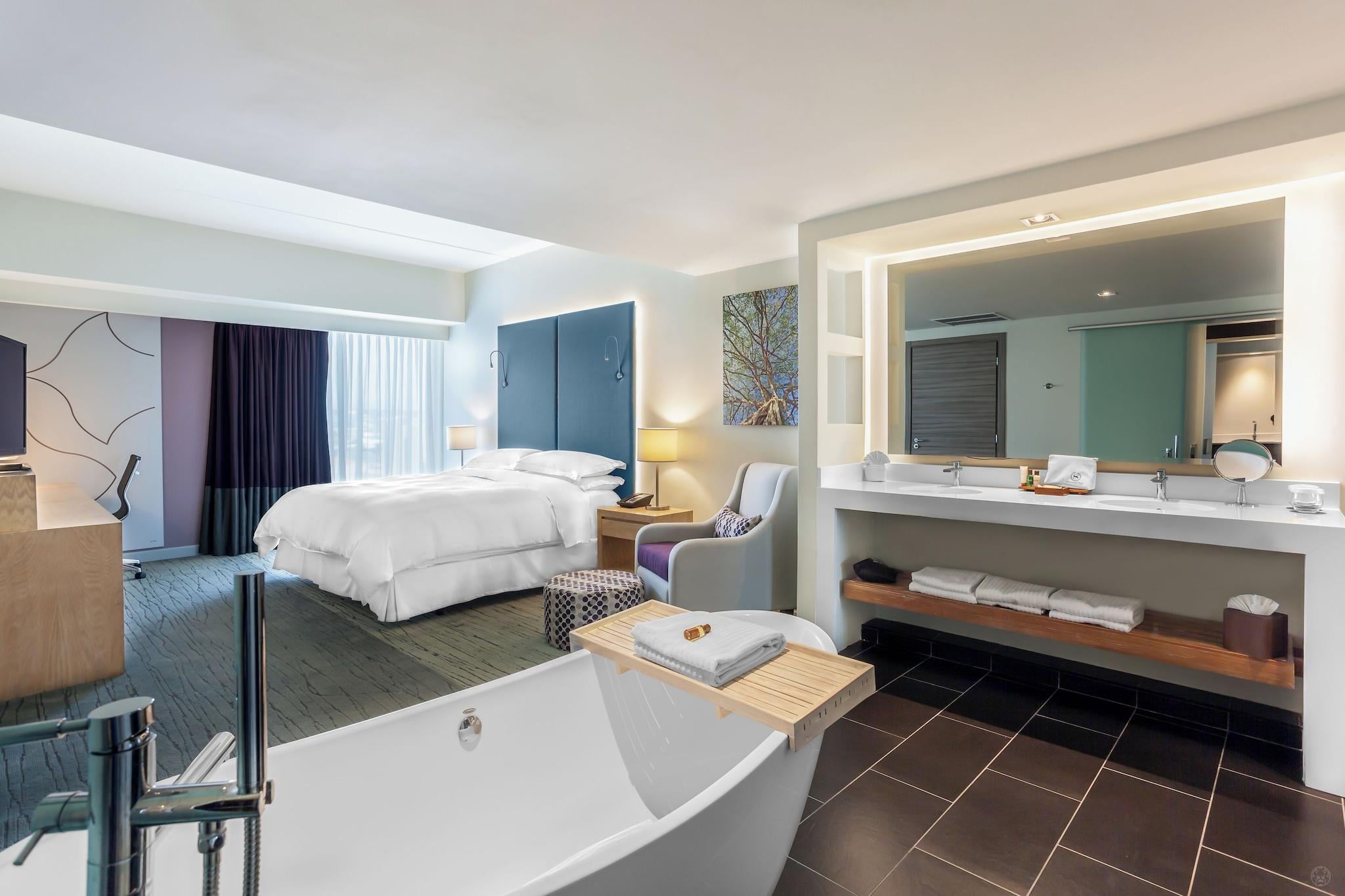 Double Club King Bed