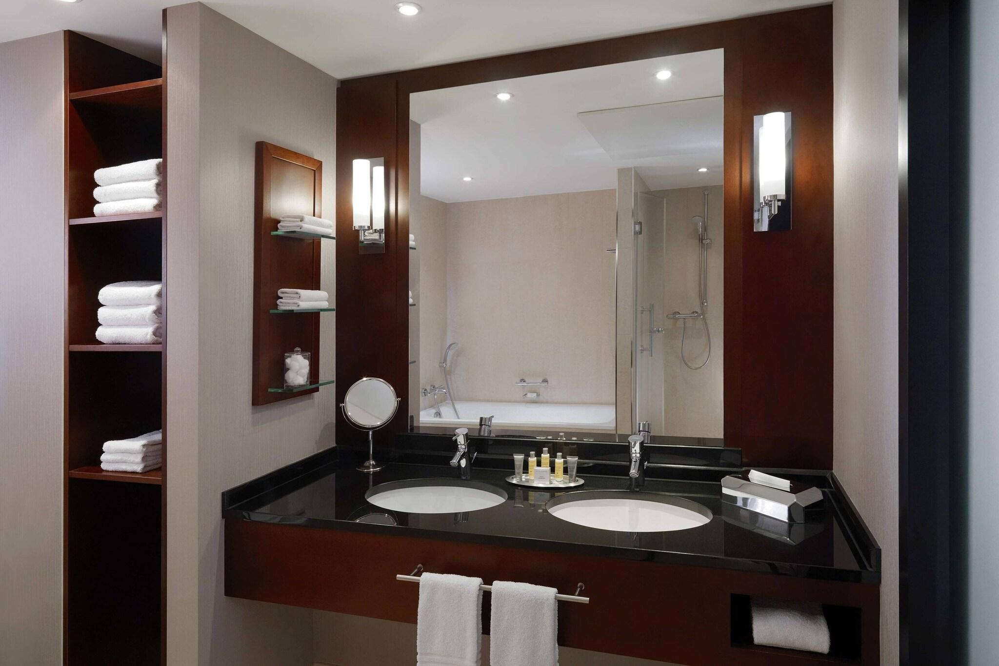 Suite King Bed One Bedroom 