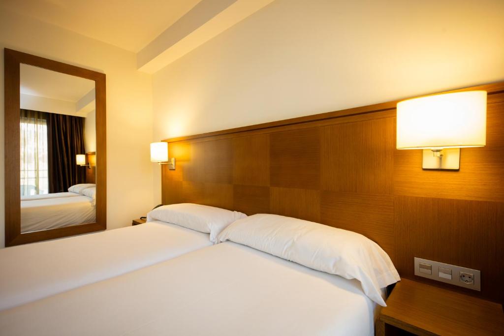 Double or Twin Standard