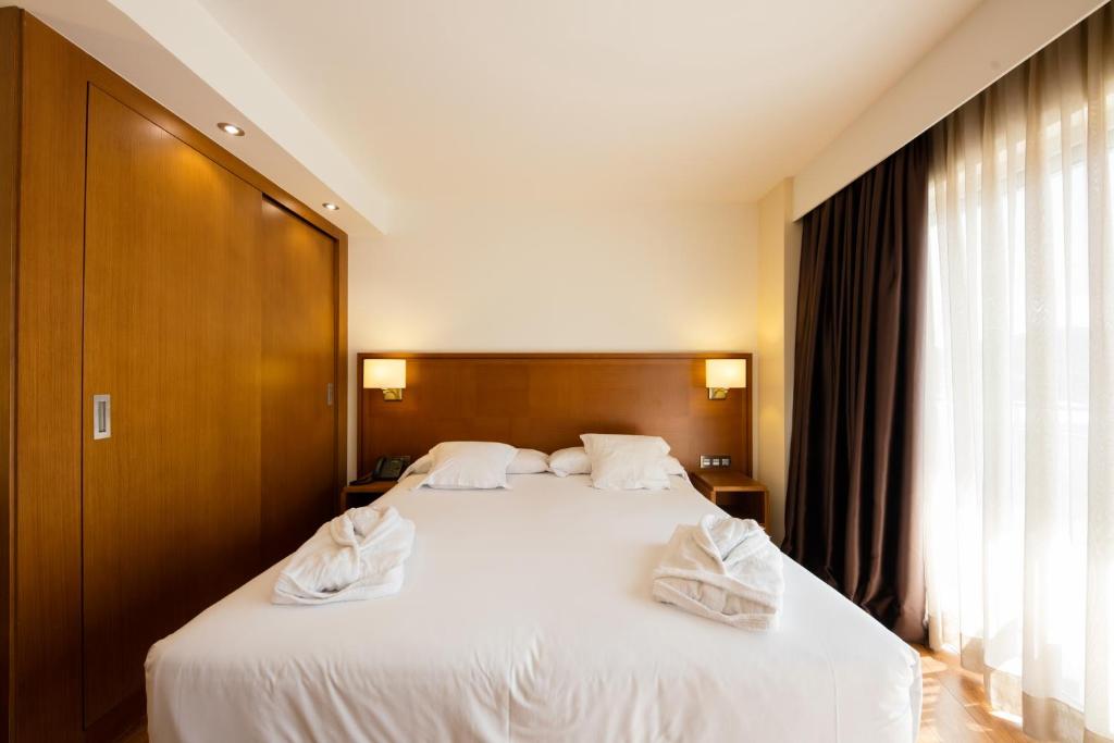 Double or Twin Standard