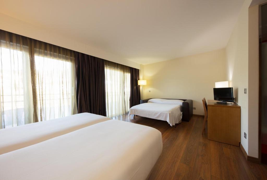 Double or Twin Standard