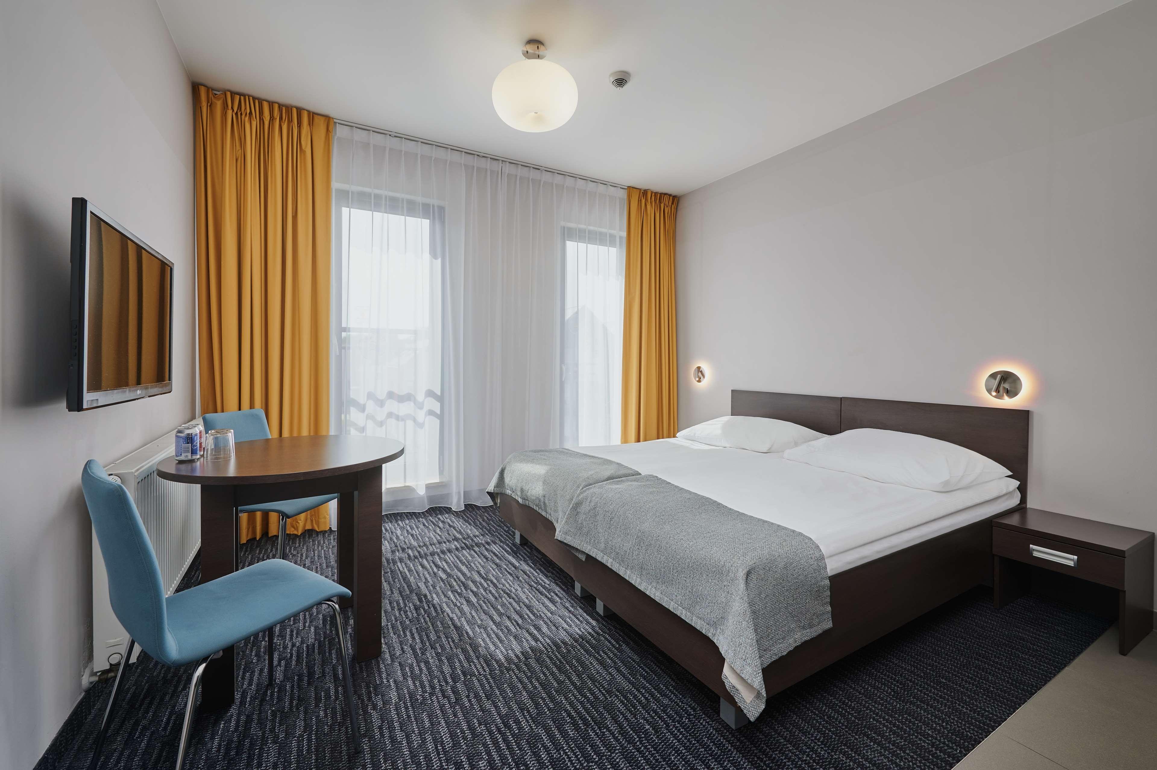 Twin with Kitchenette