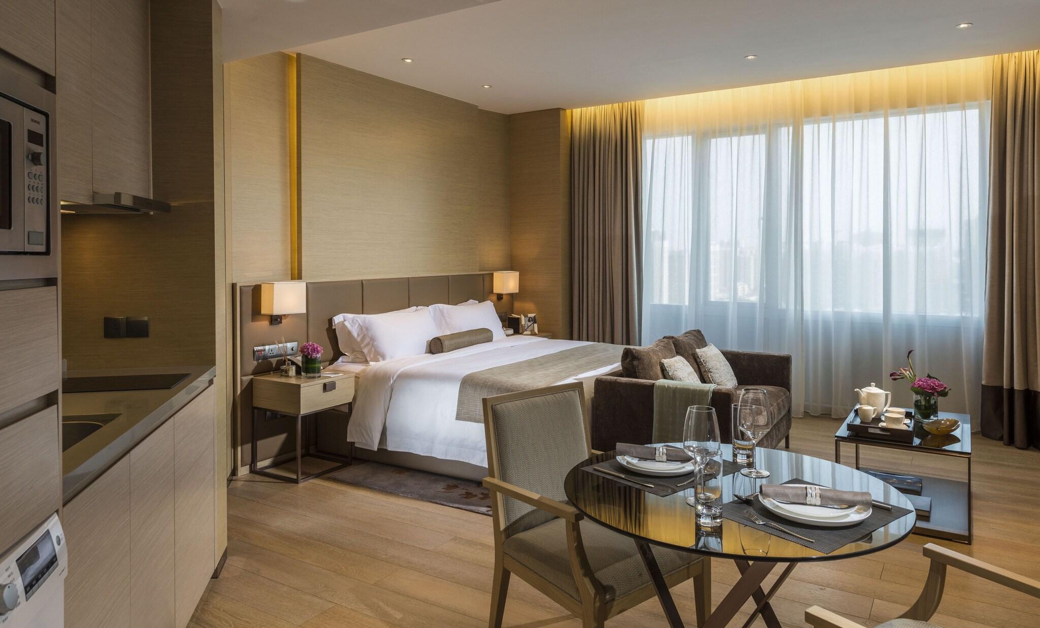 Studio Premier King Bed