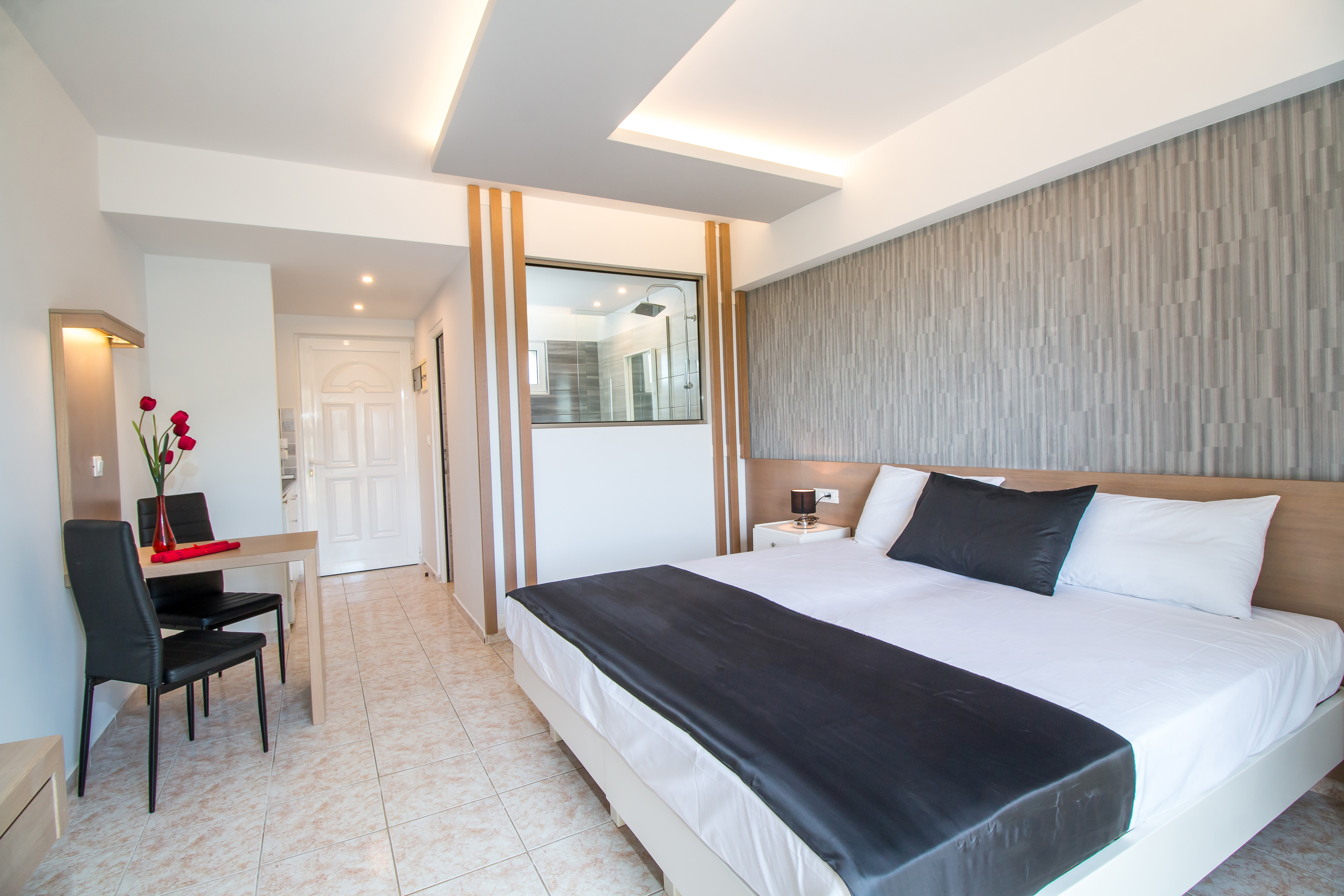 Studio Deluxe Capacity 2