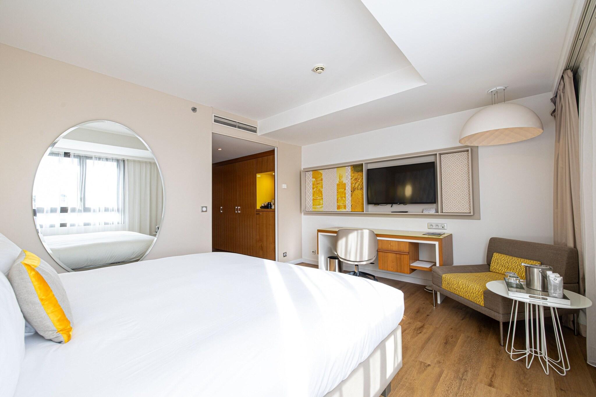 Double Superior King Bed
