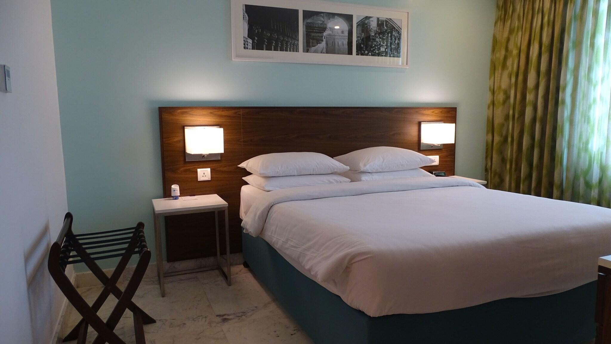 Double Executive Queen Bed