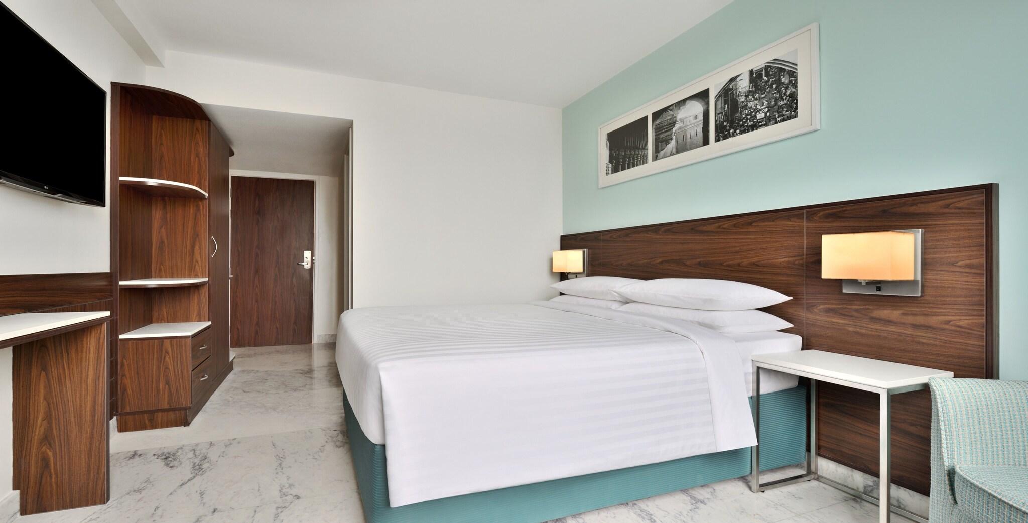 Double Executive Queen Bed