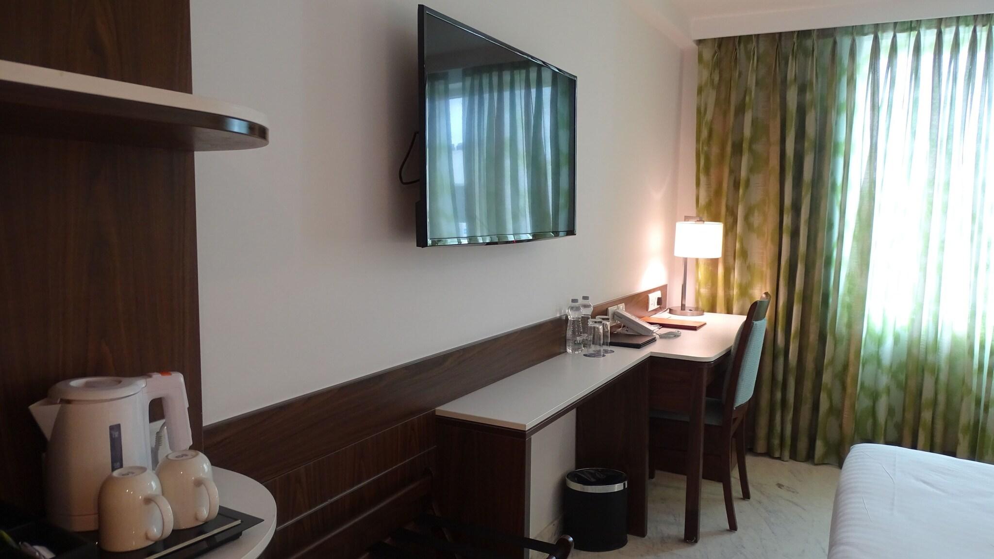 Double Executive Queen Bed